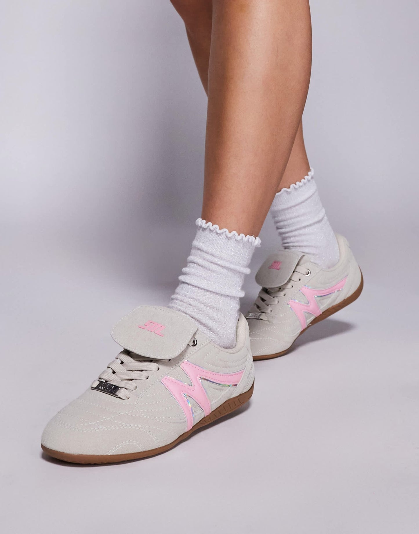 Steve Madden Freekick trainers with fold over detail in bone - ASOS Sample Sale