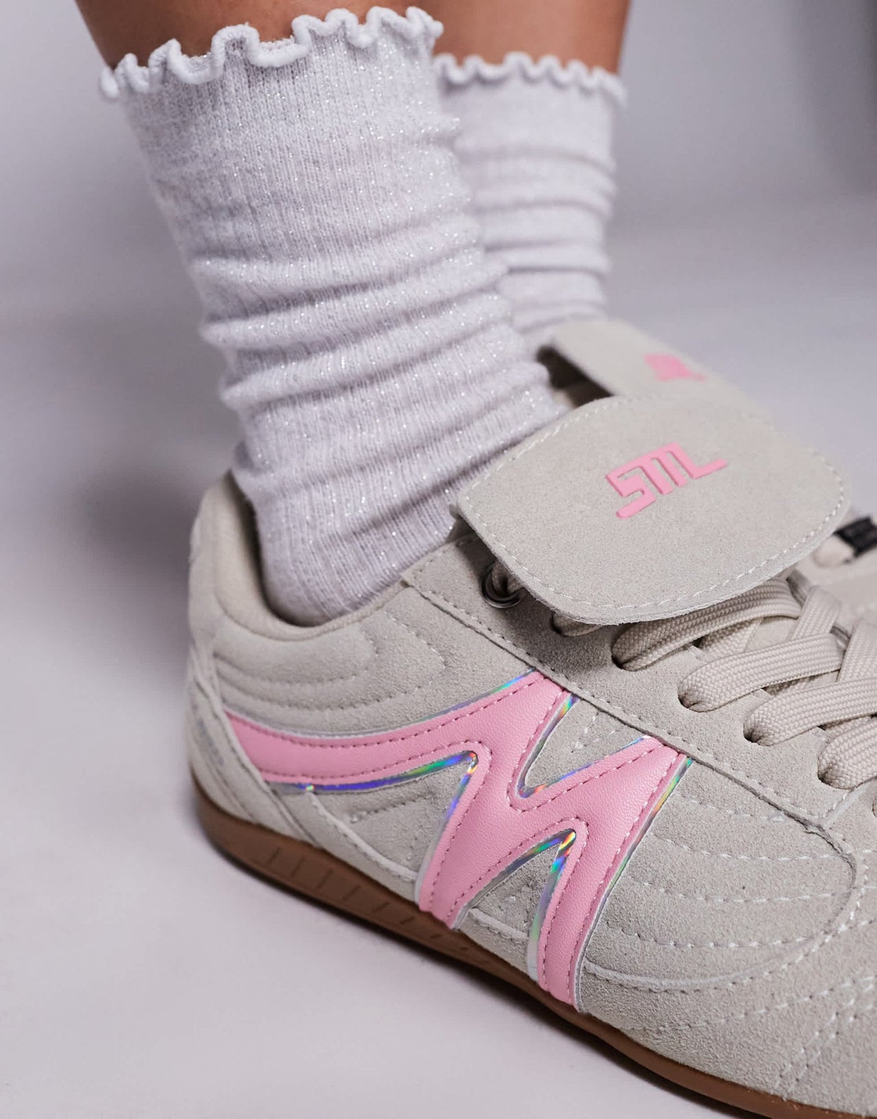 Steve Madden Freekick trainers with fold over detail in bone - ASOS Sample Sale