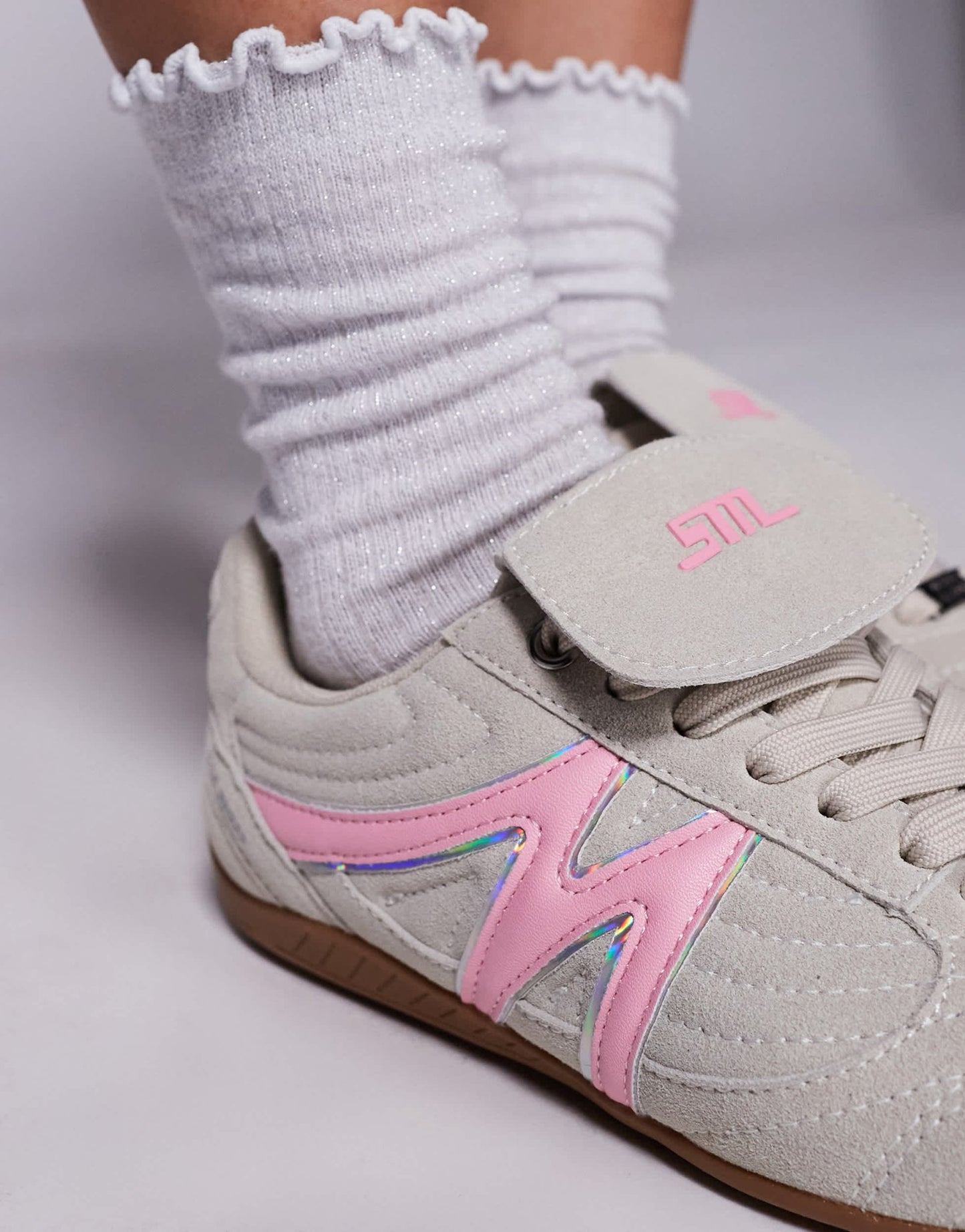 Steve Madden Freekick trainers with fold over detail in bone - ASOS Sample Sale