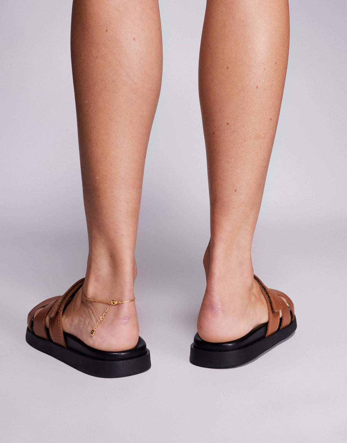 Steve Madden Missile sandals with straps in leather cognac - ASOS Sample Sale