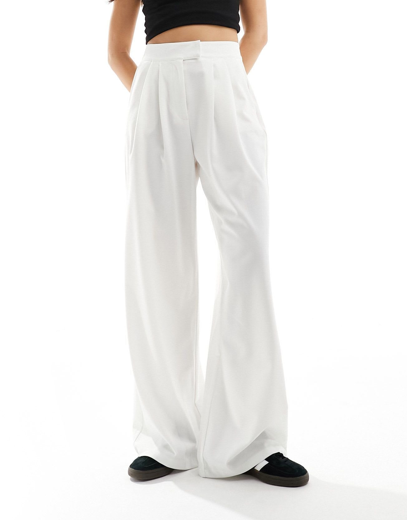 Stradiarius tailored pleat front trousers in ecru - ASOS Sample Sale