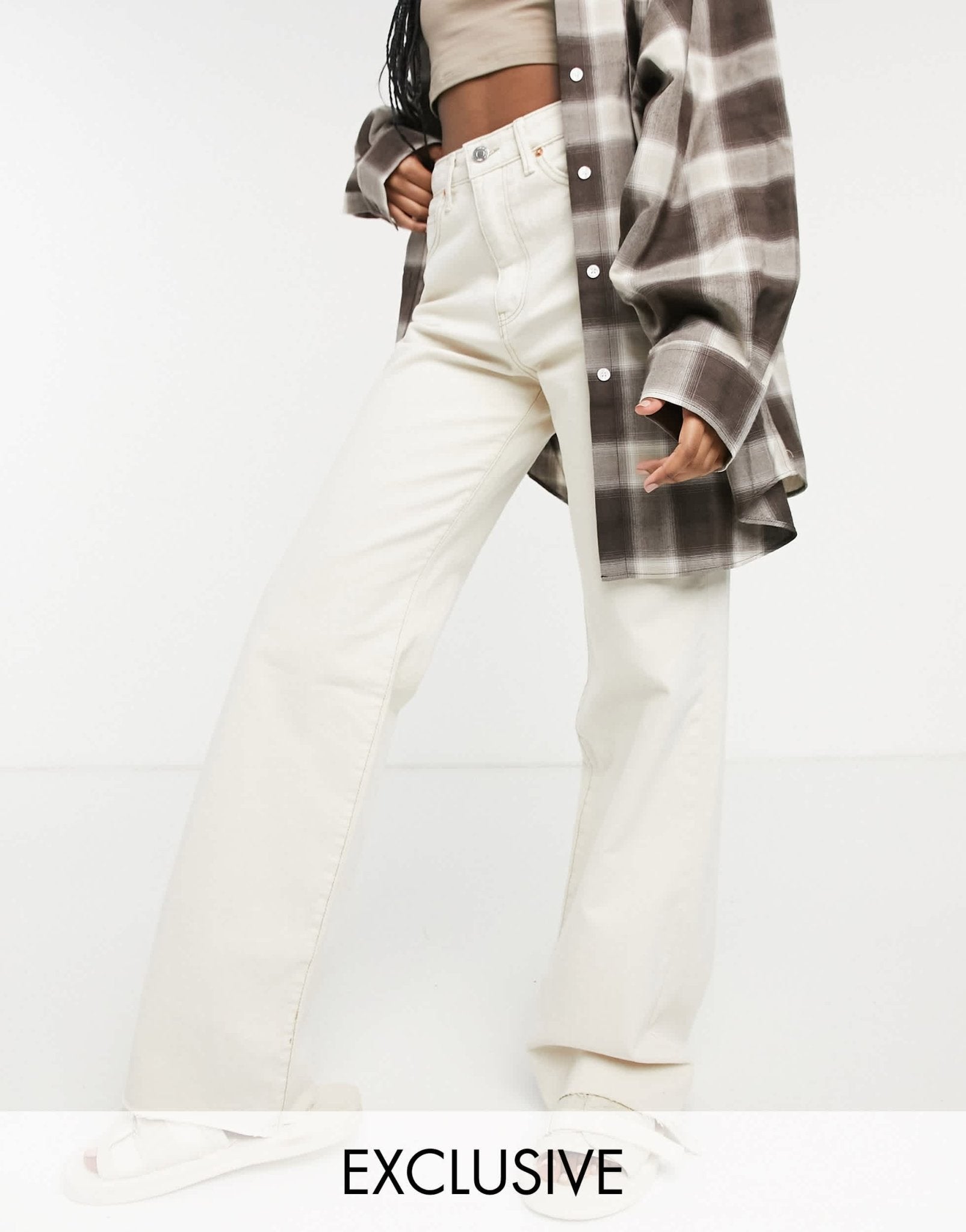 Stradivarius 90s dad jean in ecru - ASOS Sample Sale