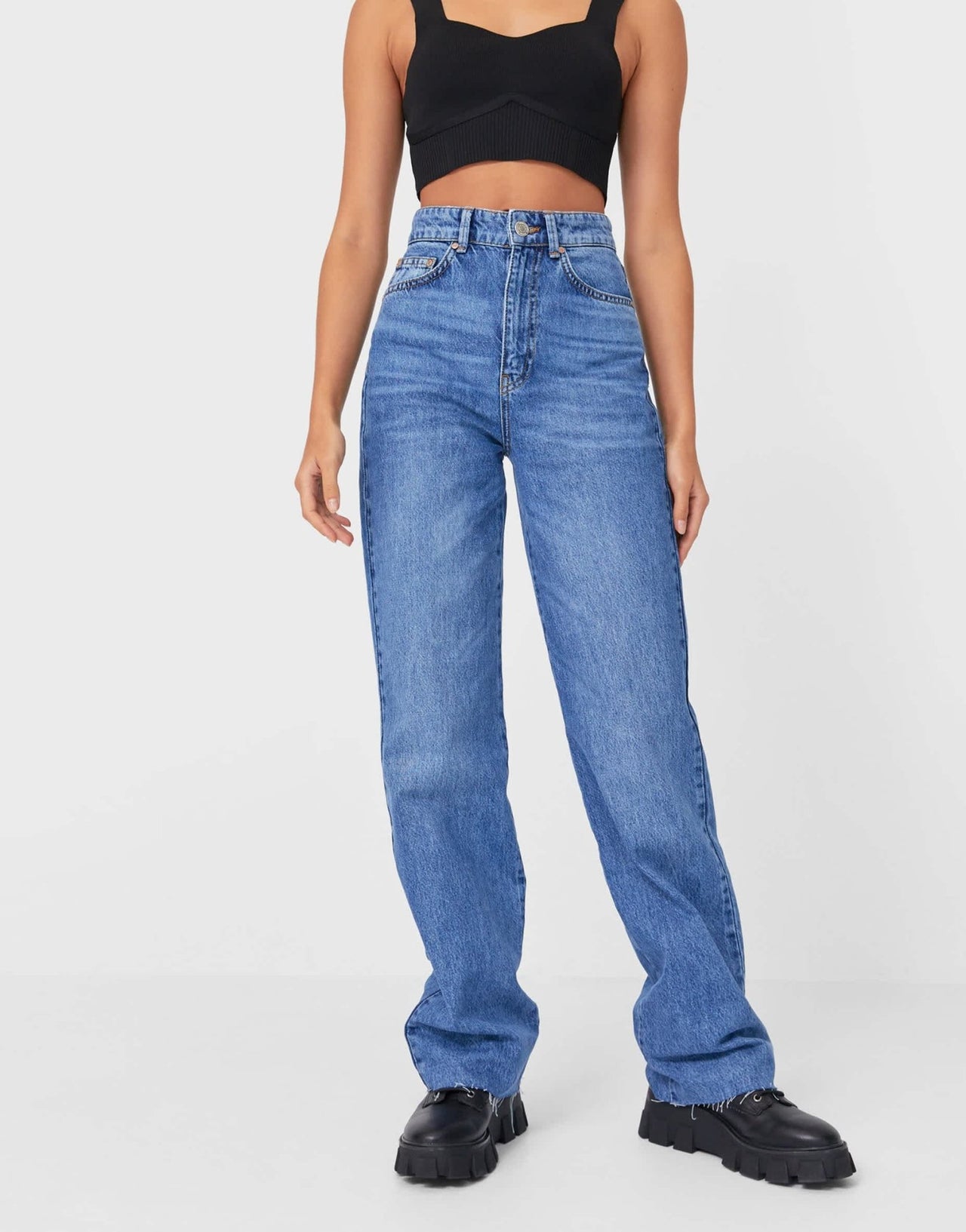 Stradivarius 90s dad jean in medium blue - ASOS Sample Sale