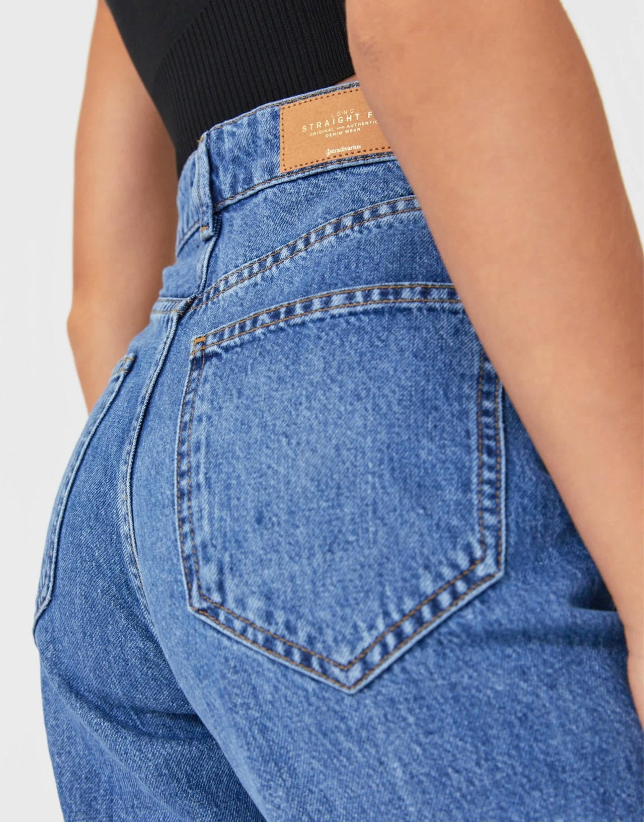 Stradivarius 90s dad jean in medium blue - ASOS Sample Sale