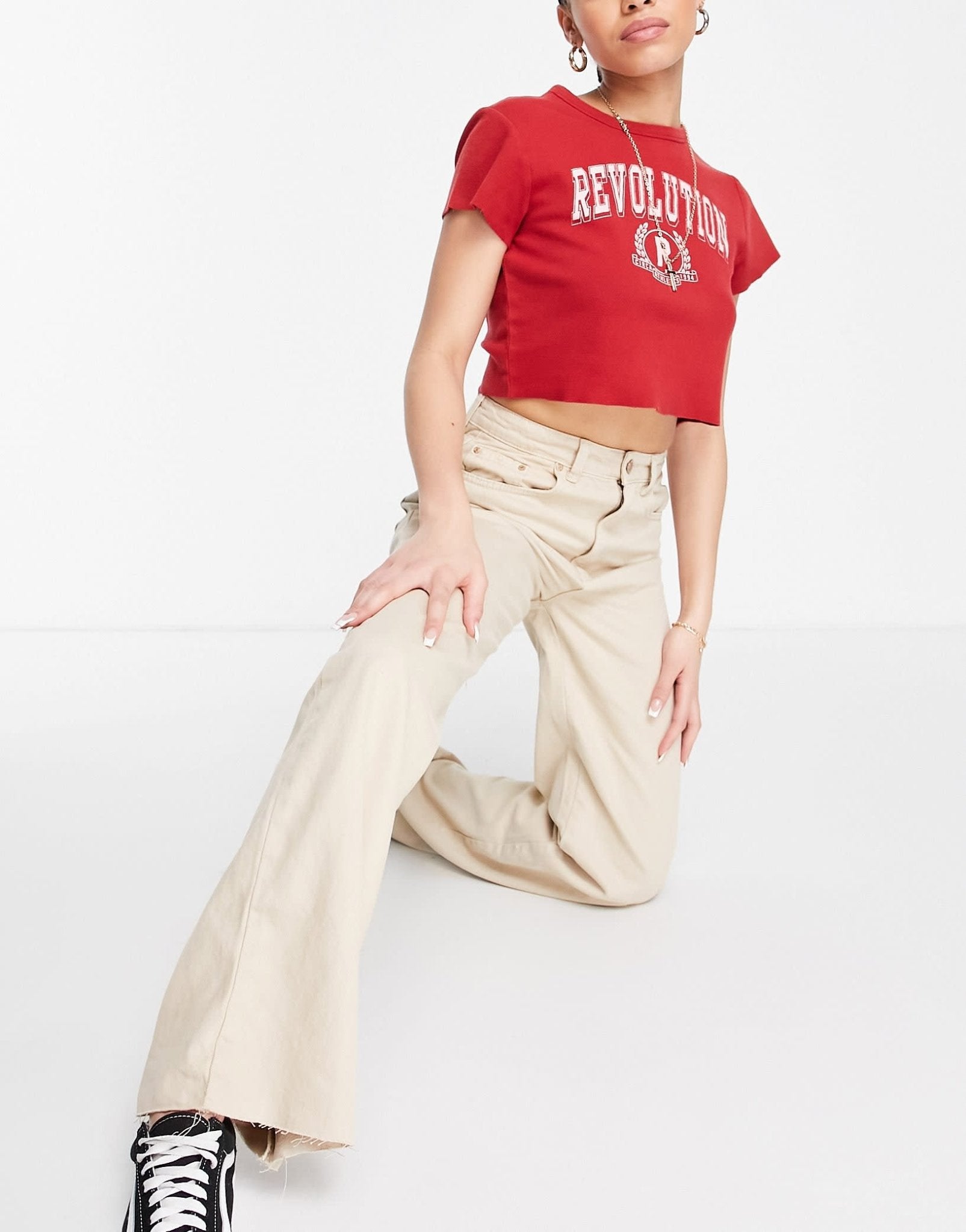 Stradivarius 90s dad jean in sand - ASOS Sample Sale
