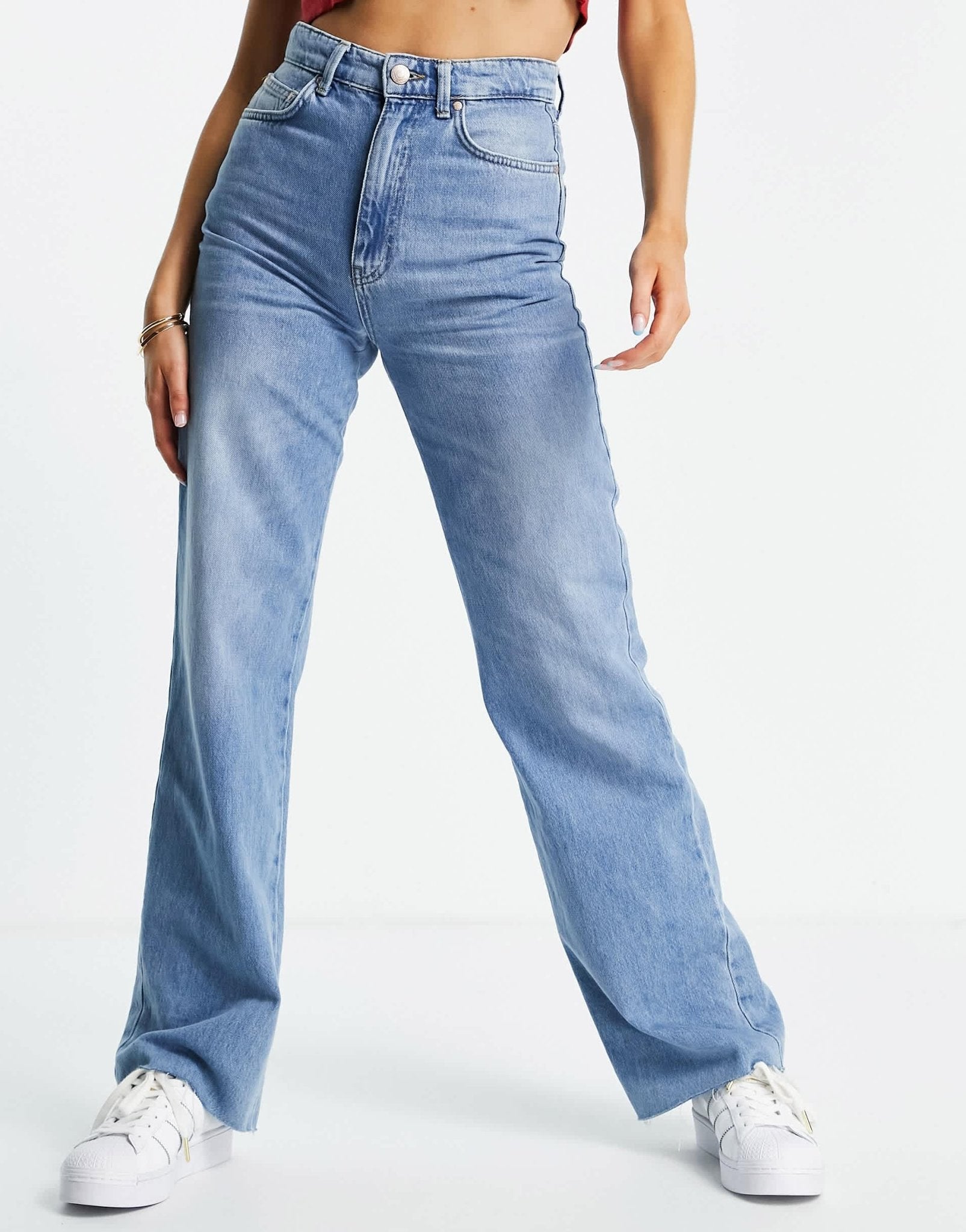 Stradivarius 90s dad jean in washed blue - ASOS Sample Sale