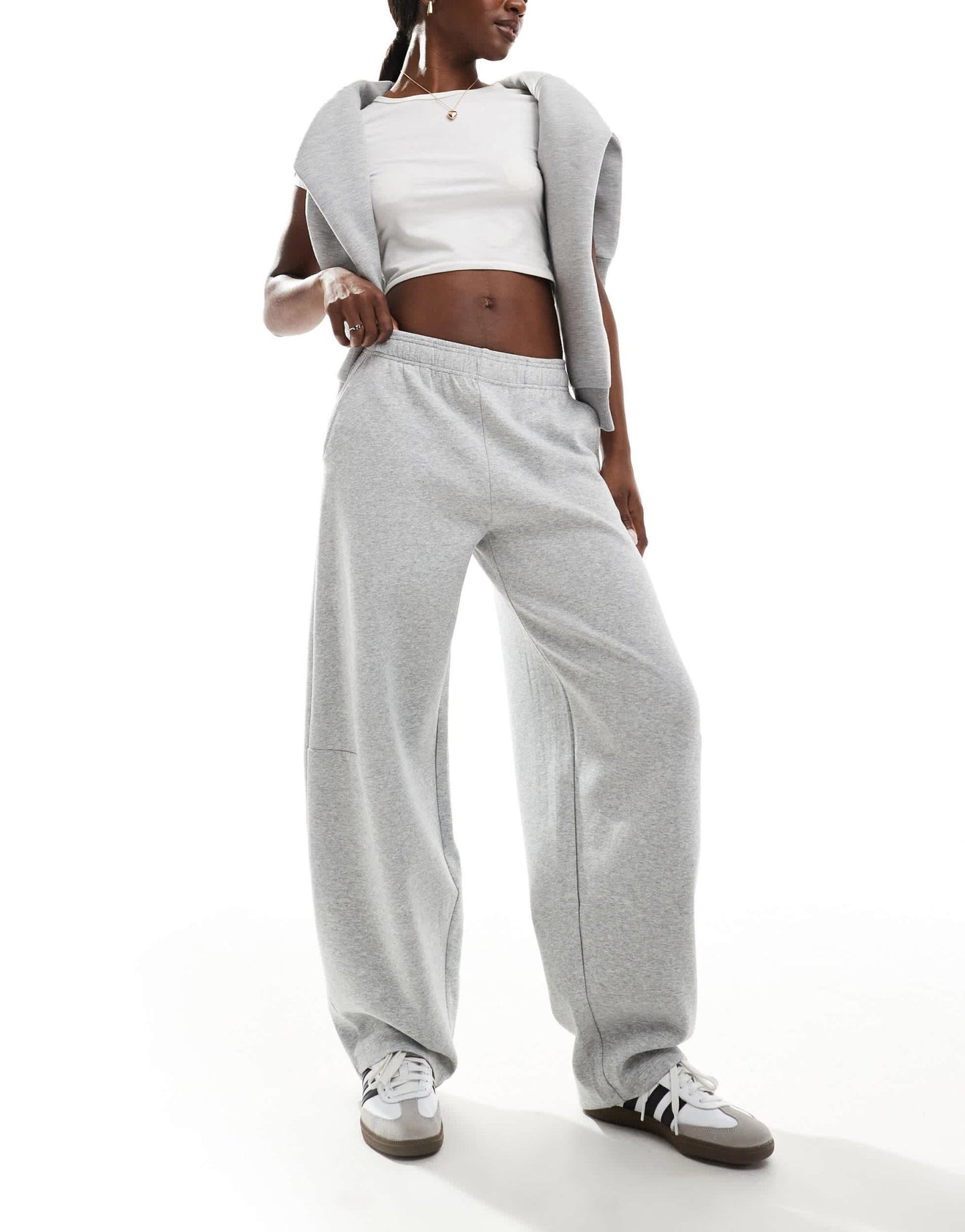 Stradivarius balloon jogger in grey - ASOS Sample Sale