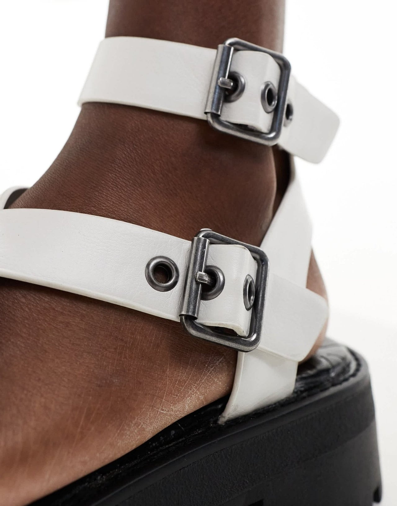 Stradivarius chunky track sole sandal in white - ASOS Sample Sale