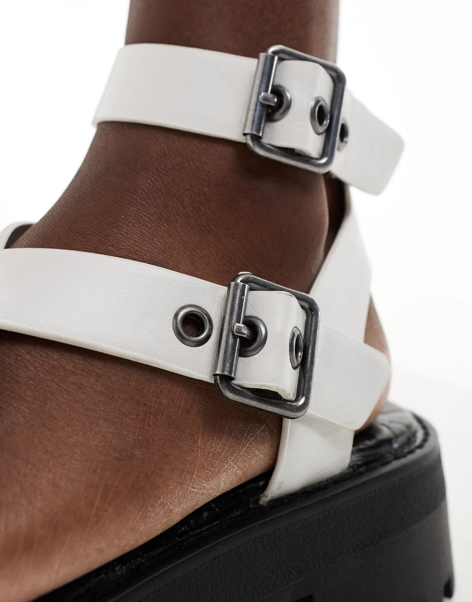 Stradivarius chunky track sole sandal in white - ASOS Sample Sale