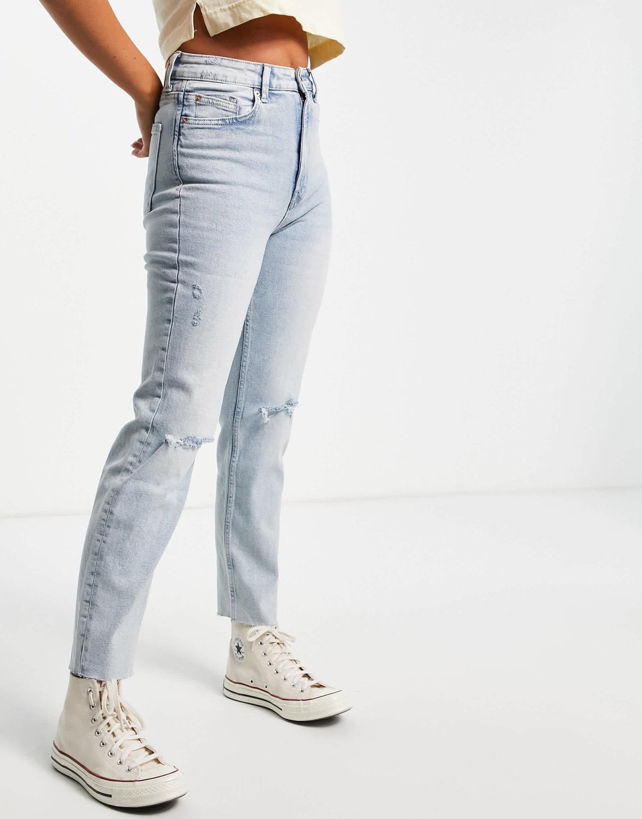 Stradivarius cropped cotton slim mom jeans with stretch and rip in light blue - MBLUE - ASOS Sample Sale