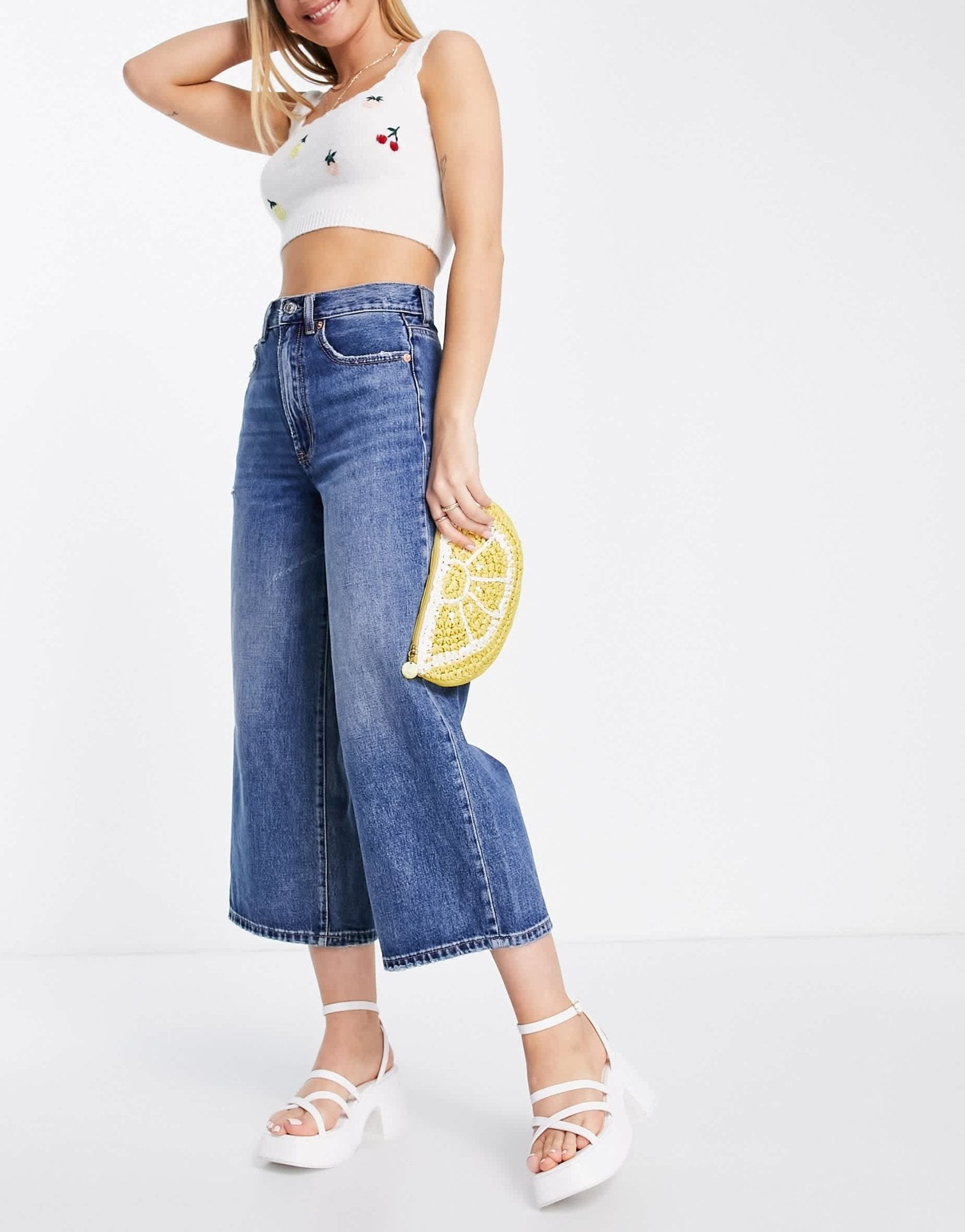 Stradivarius cropped jean in mid blue - ASOS Sample Sale