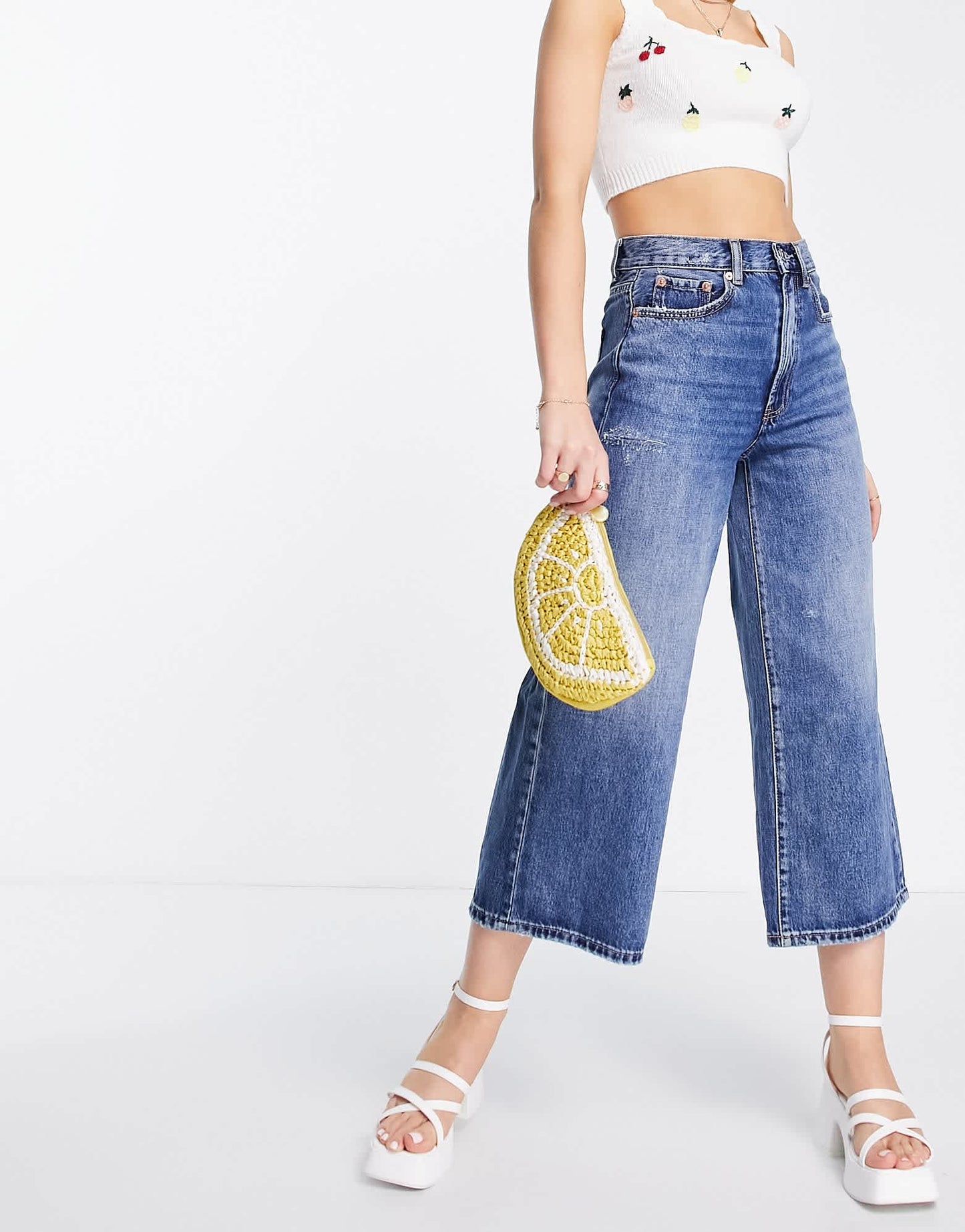 Stradivarius cropped jean in mid blue - ASOS Sample Sale