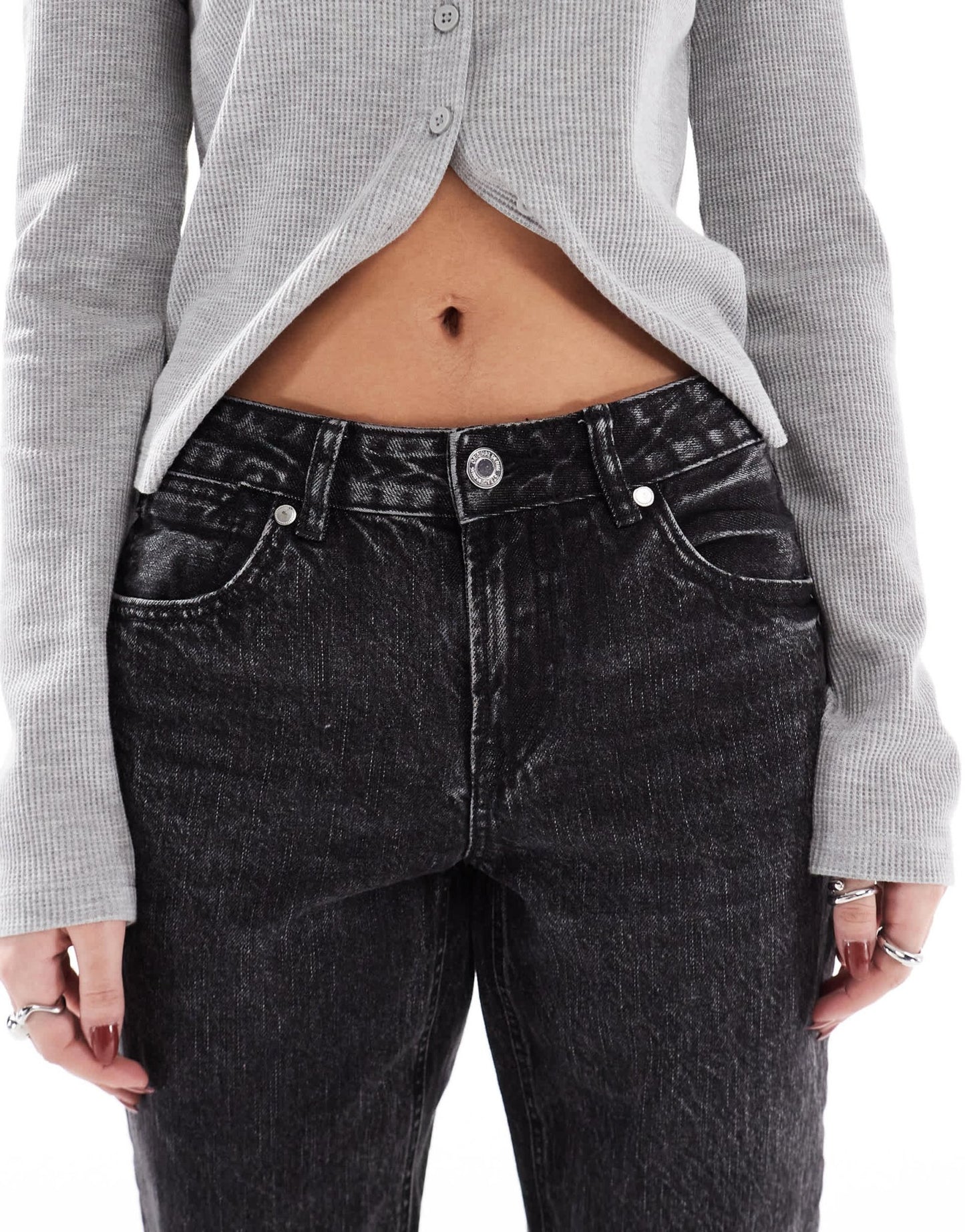 Stradivarius D03 low waisted straight leg jean in black wash - ASOS Sample Sale