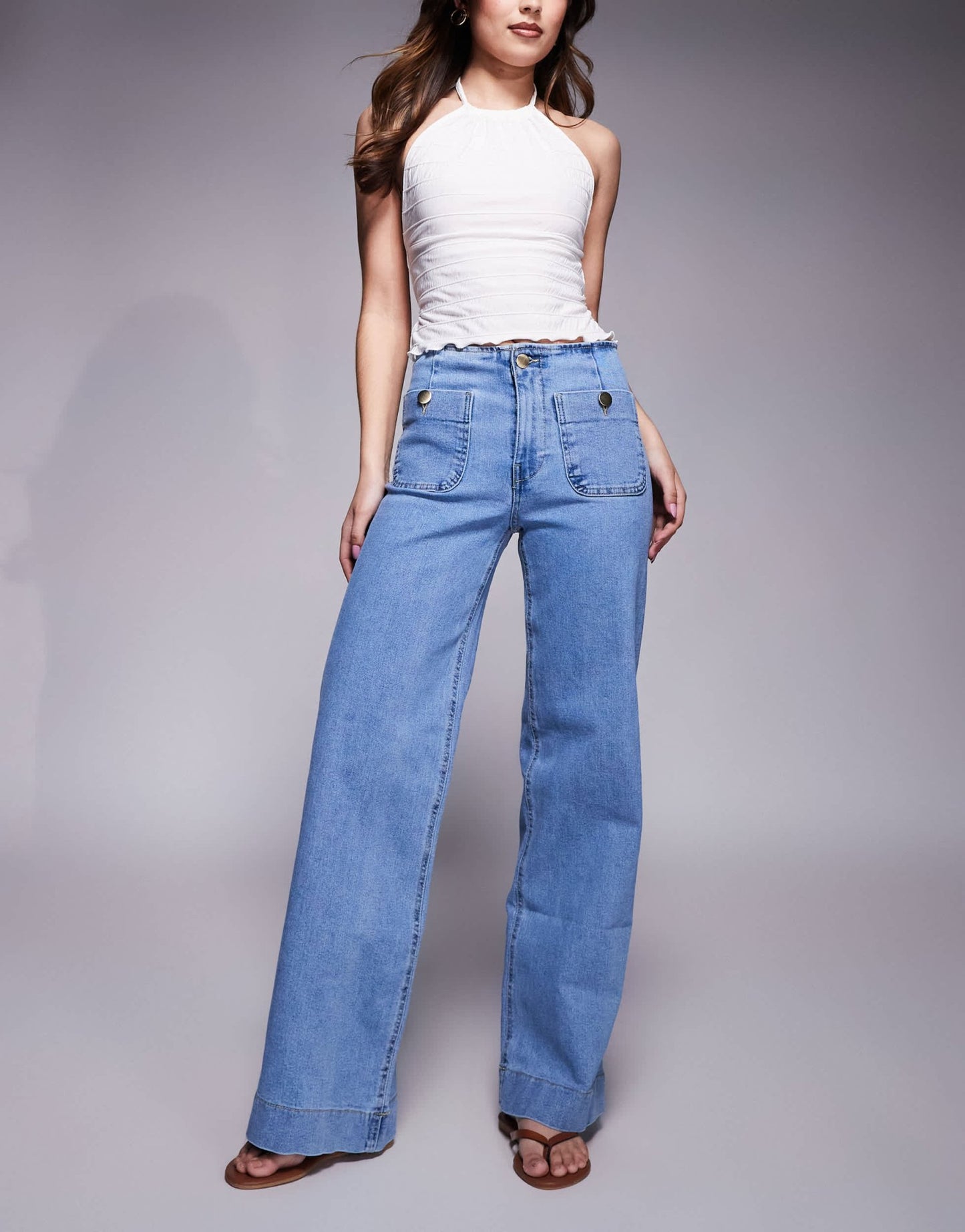 Stradivarius D77 staight leg jean with button detail in mid wash - ASOS Sample Sale