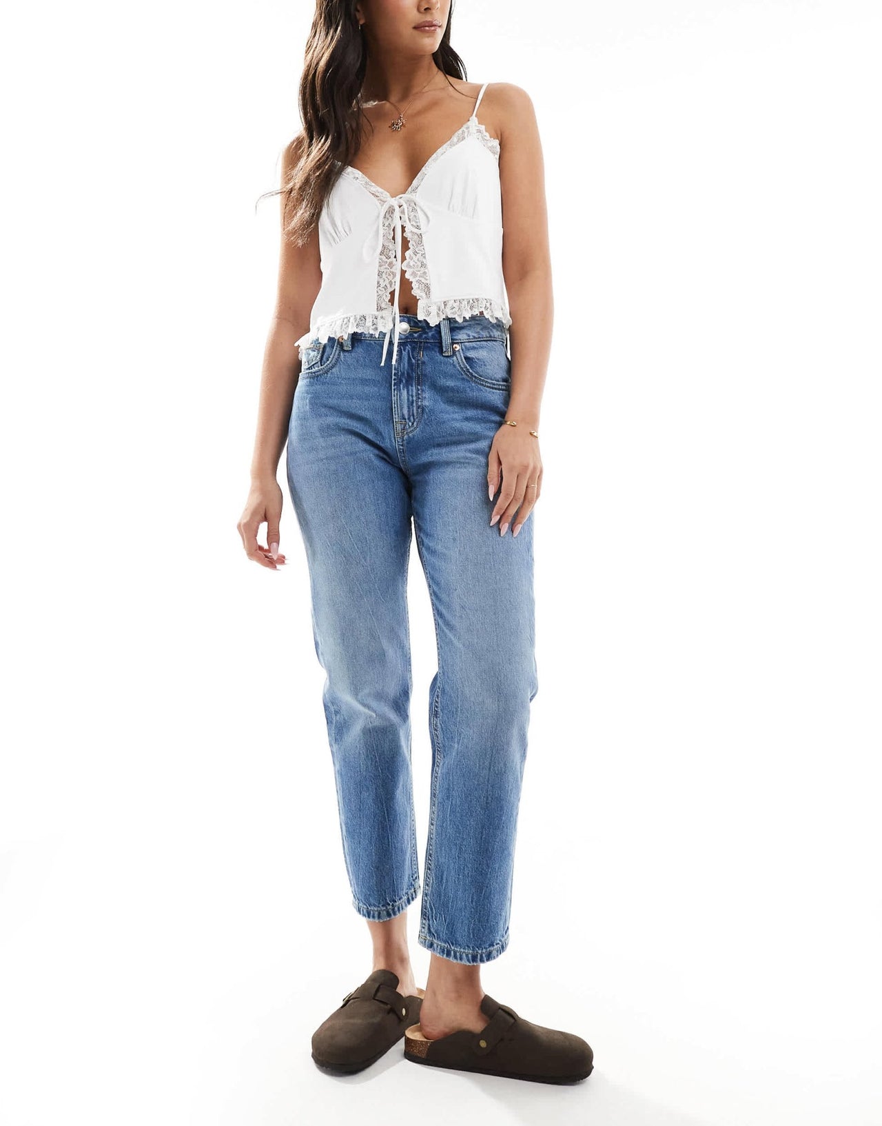 Stradivarius D89 low rise mom jean in light wash blue - ASOS Sample Sale