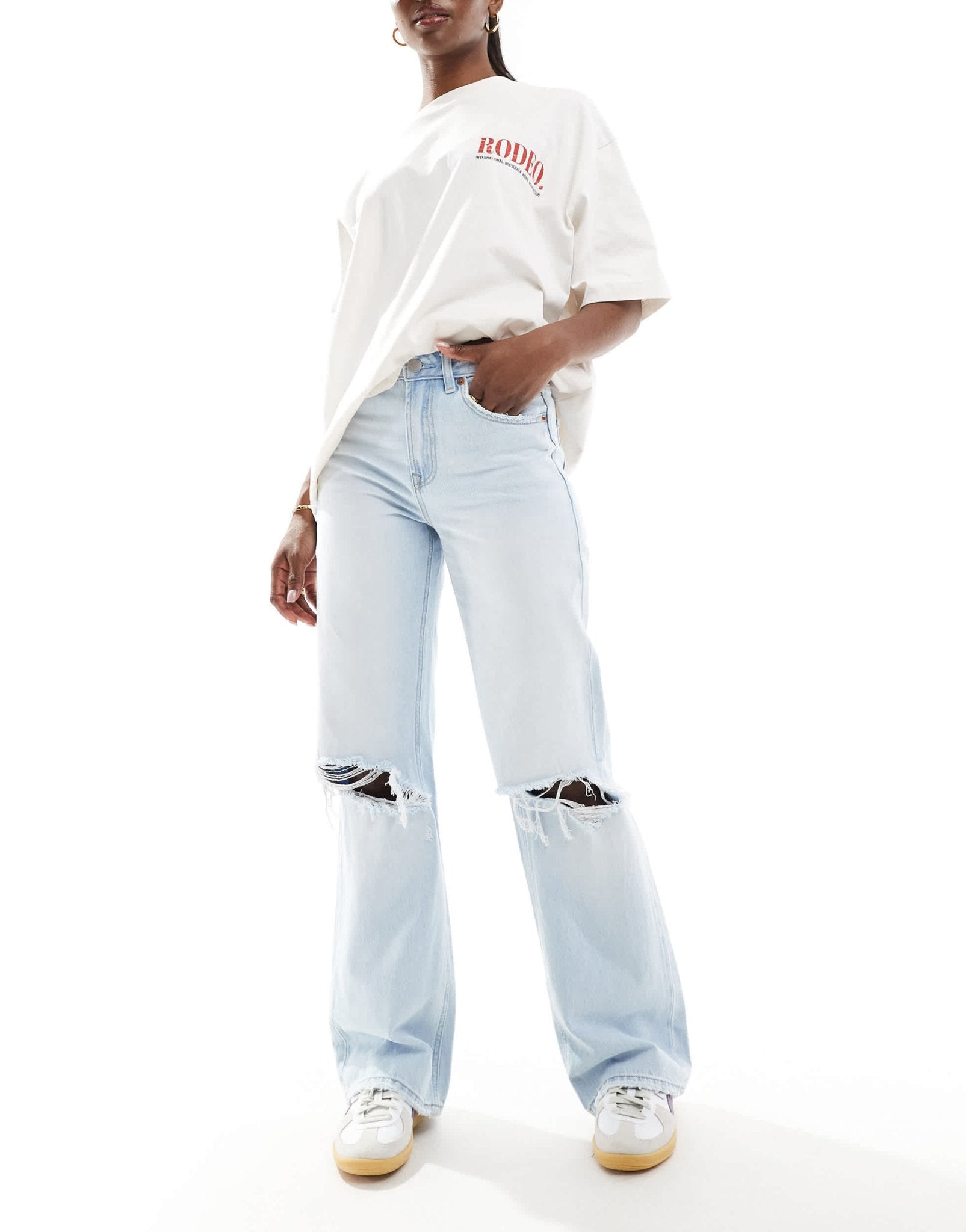 Stradivarius D92 straight ripped jeans in light blue wash - ASOS Sample Sale