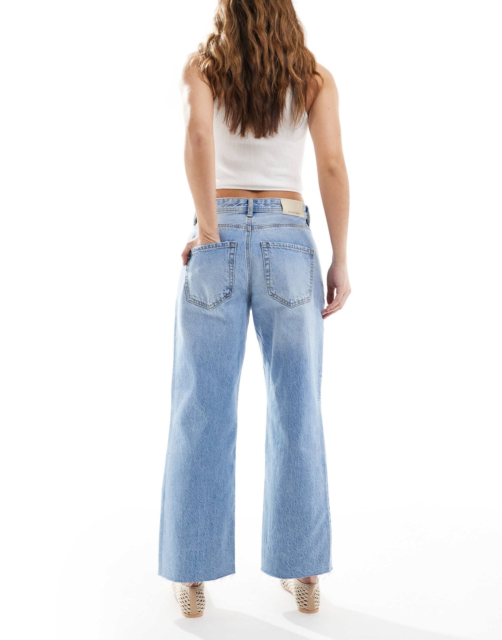 Stradivarius D96 straight cropped jean in mid wash - ASOS Sample Sale