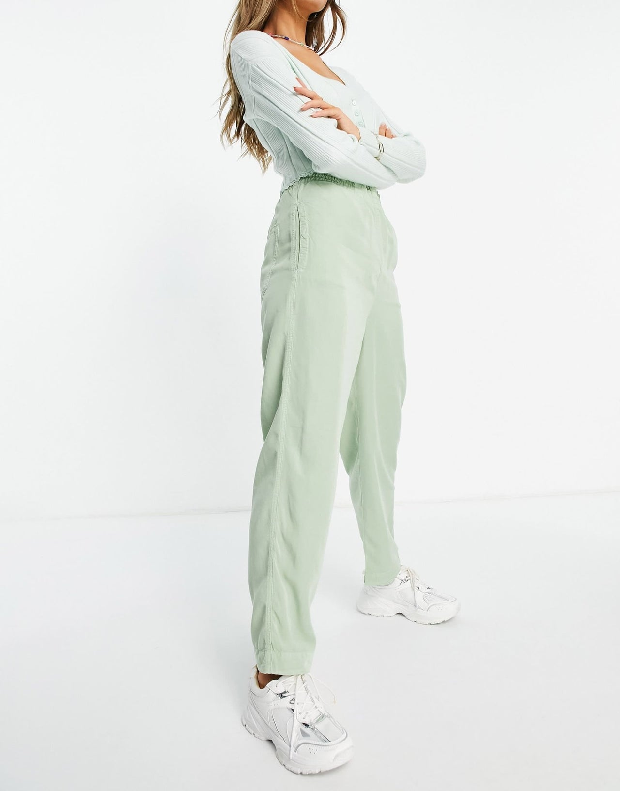 Stradivarius elasticated waist relaxed trouser in khaki - ASOS Sample Sale