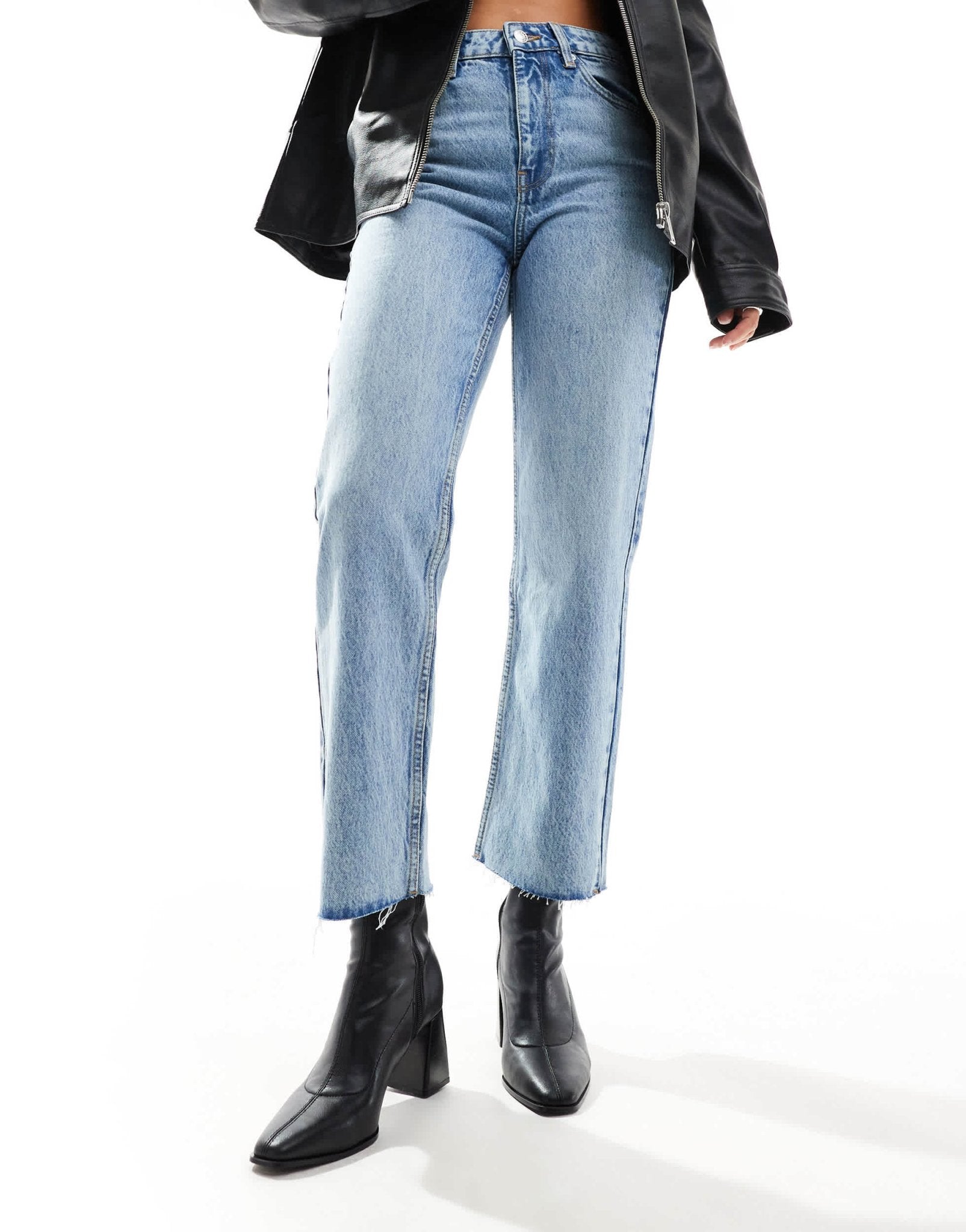 Stradivarius heeled ankle boot in black with fine heel - ASOS Sample Sale