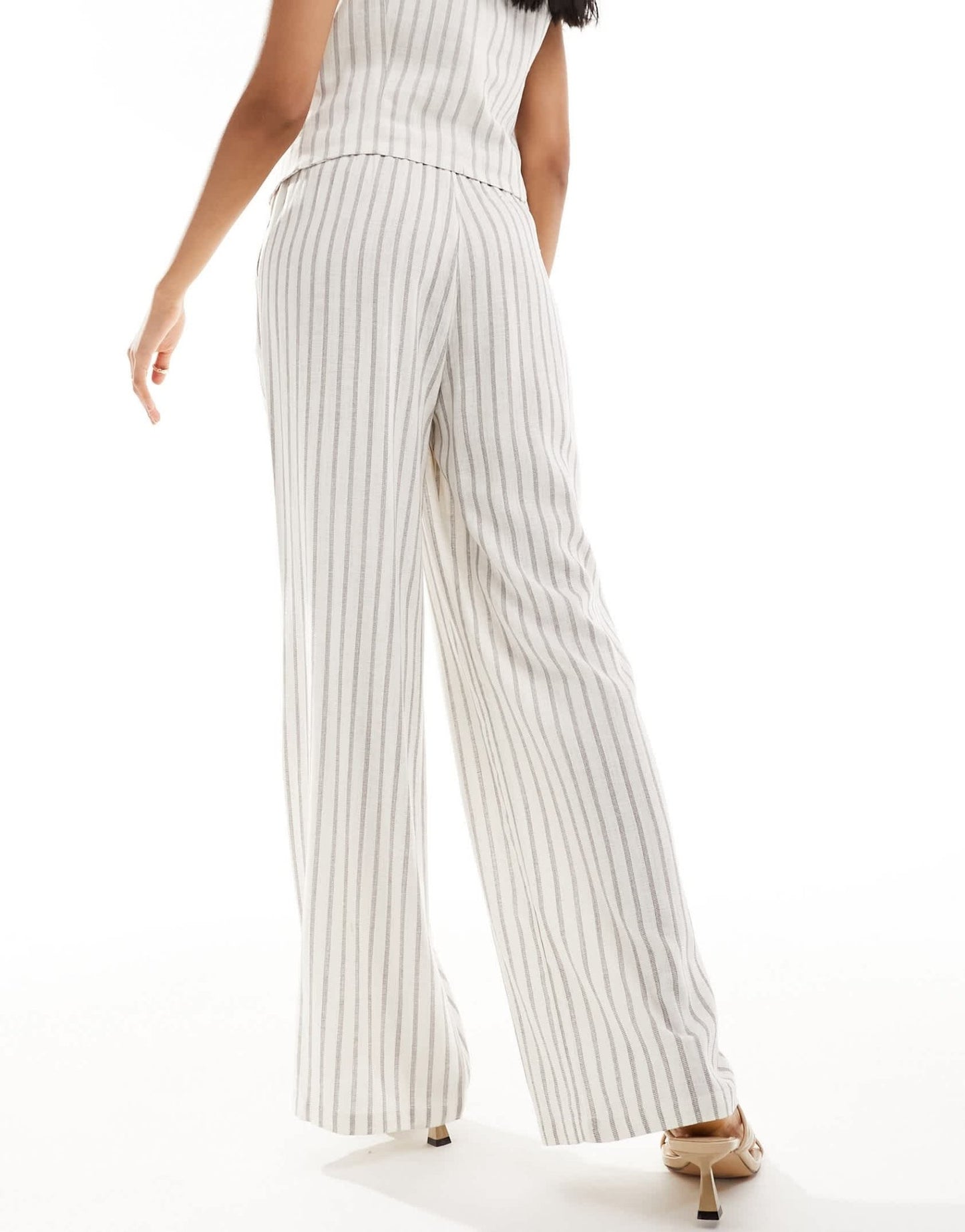 Stradivarius linen look pull on trouser in natural stripe - ASOS Sample Sale