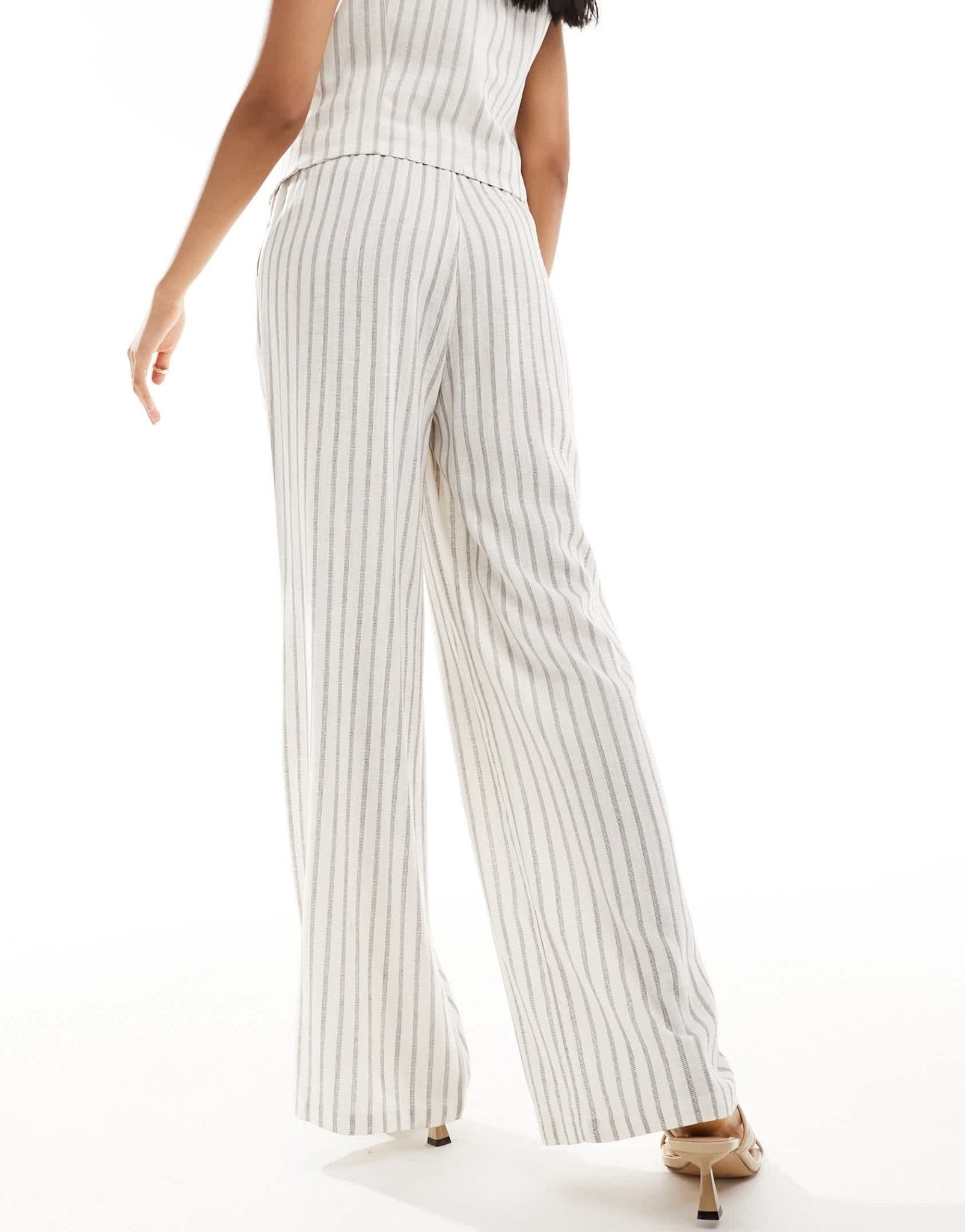 Stradivarius linen look pull on trouser in natural stripe - ASOS Sample Sale