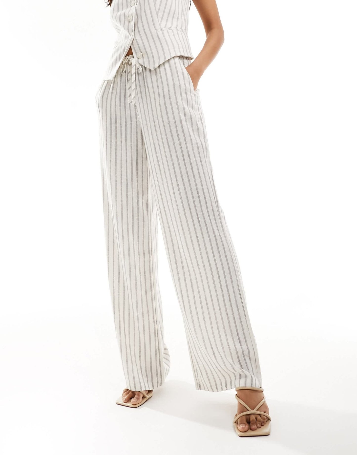 Stradivarius linen look pull on trouser in natural stripe - ASOS Sample Sale