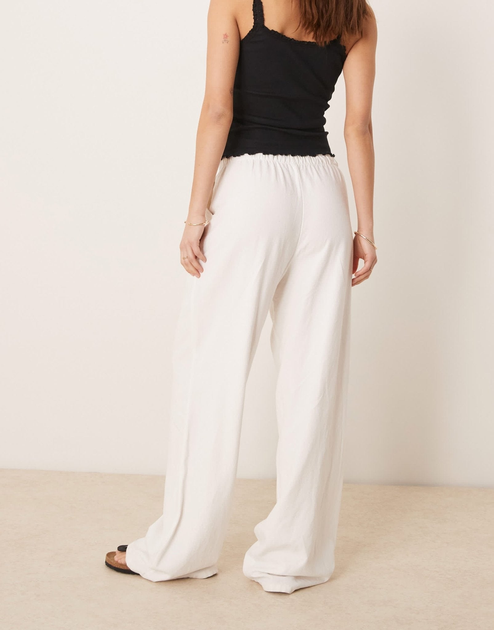 Stradivarius linen look pull on trouser in white - ASOS Sample Sale