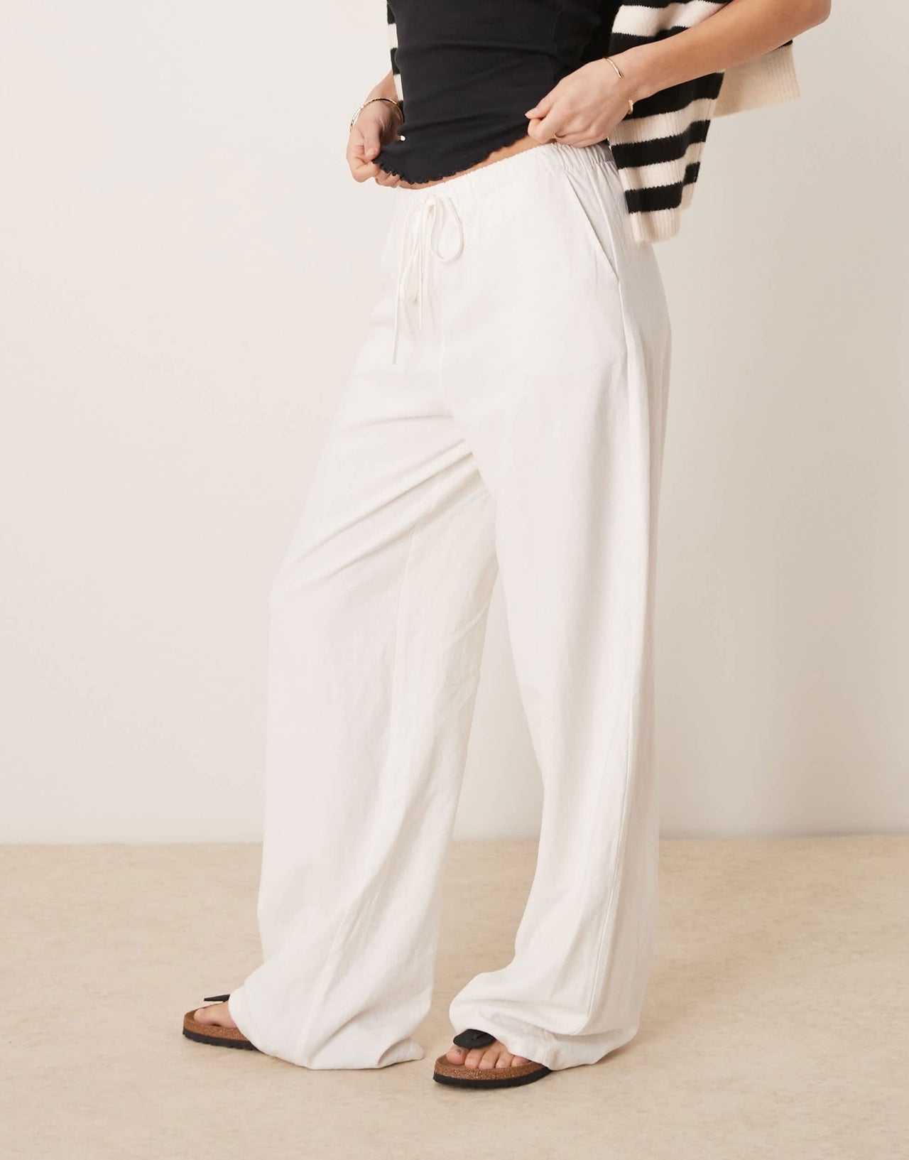 Stradivarius linen look pull on trouser in white - ASOS Sample Sale