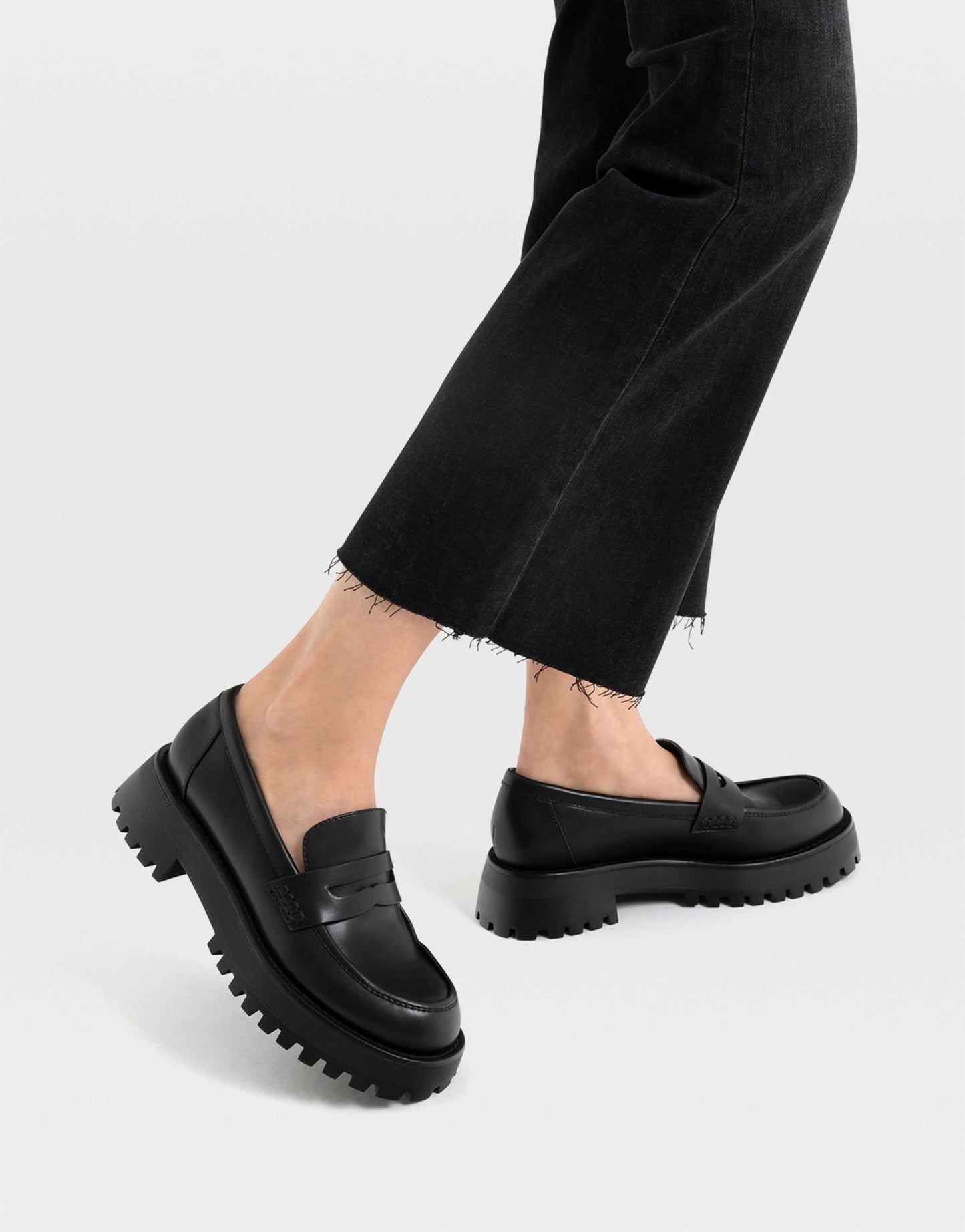 Stradivarius loafer in black - ASOS Sample Sale