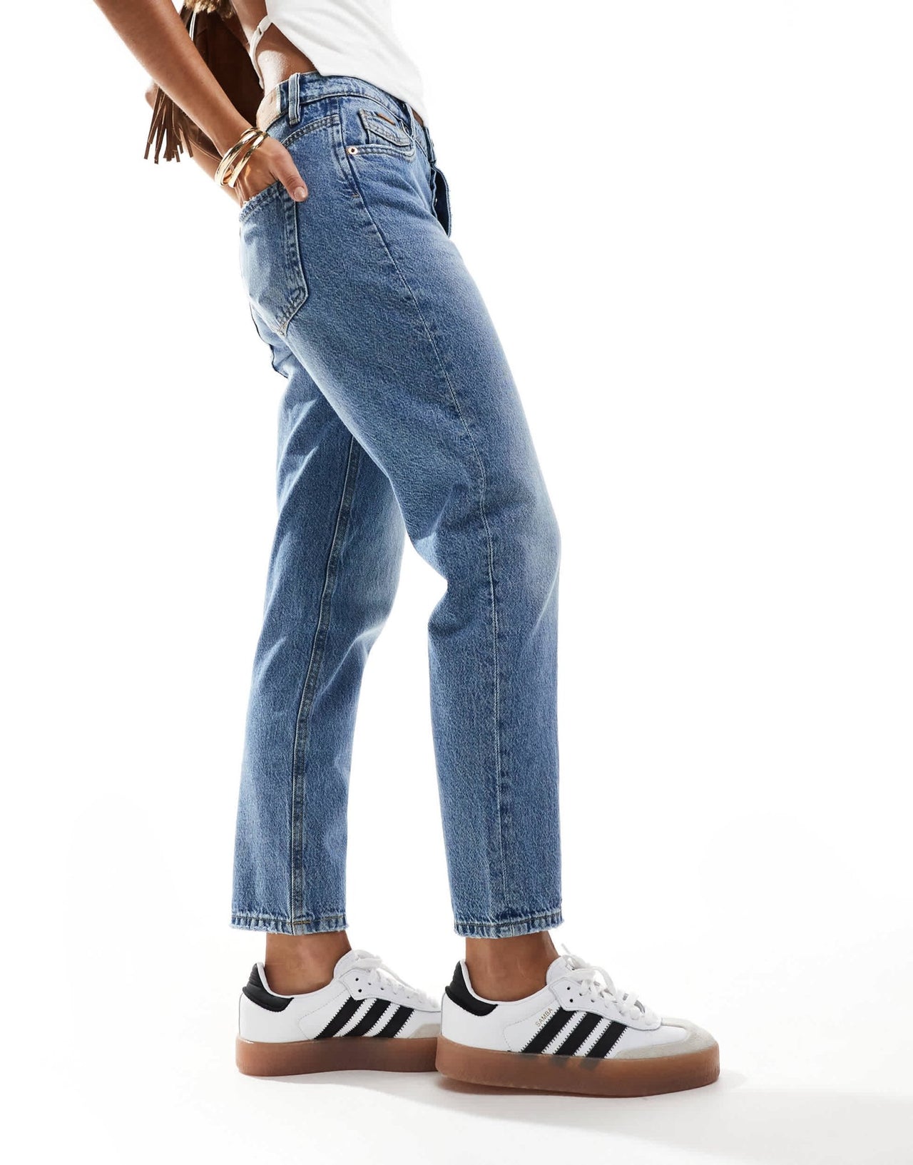 Stradivarius mom jeans in blue - ASOS Sample Sale