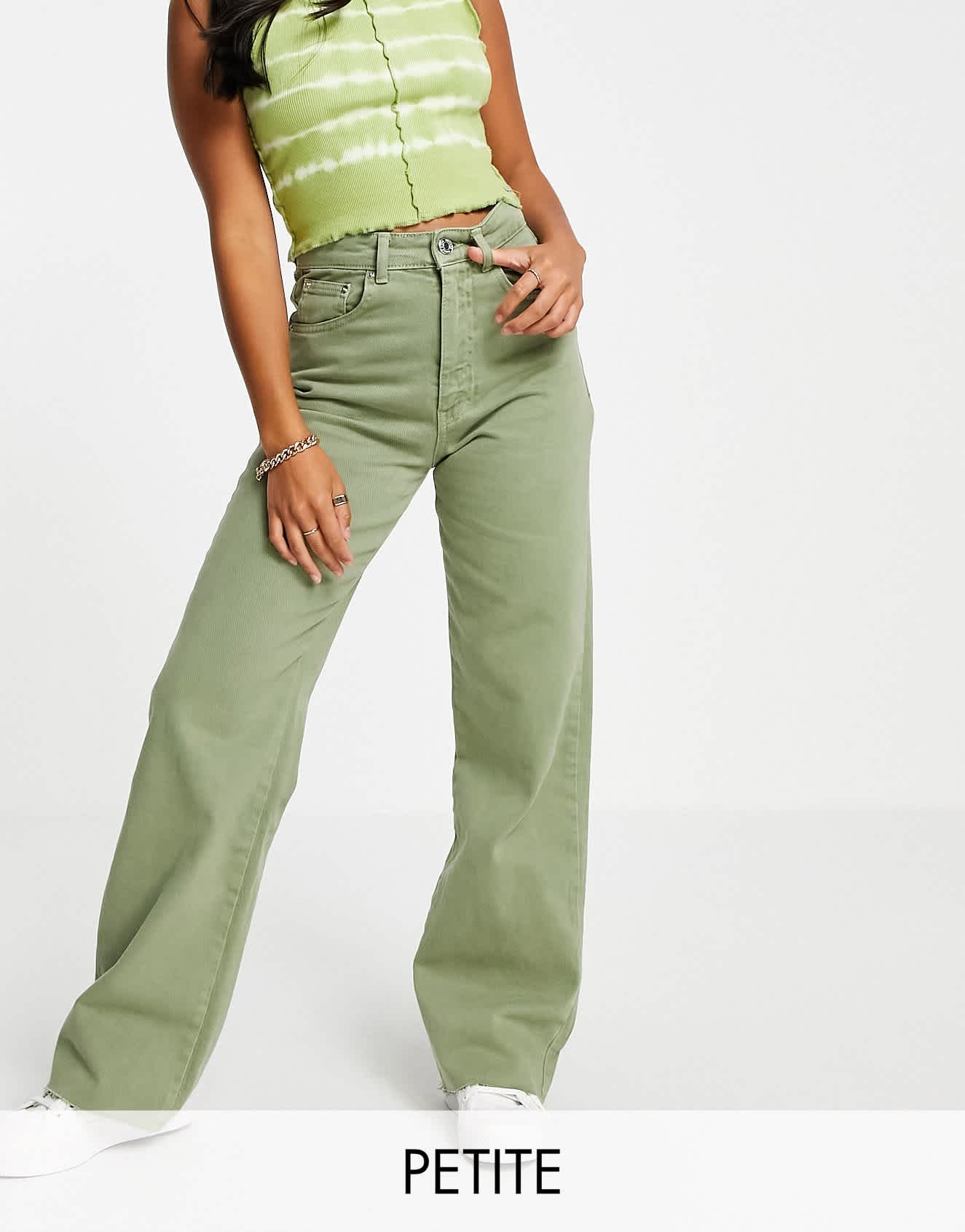 Stradivarius Petite 90's dad jean in khaki - ASOS Sample Sale