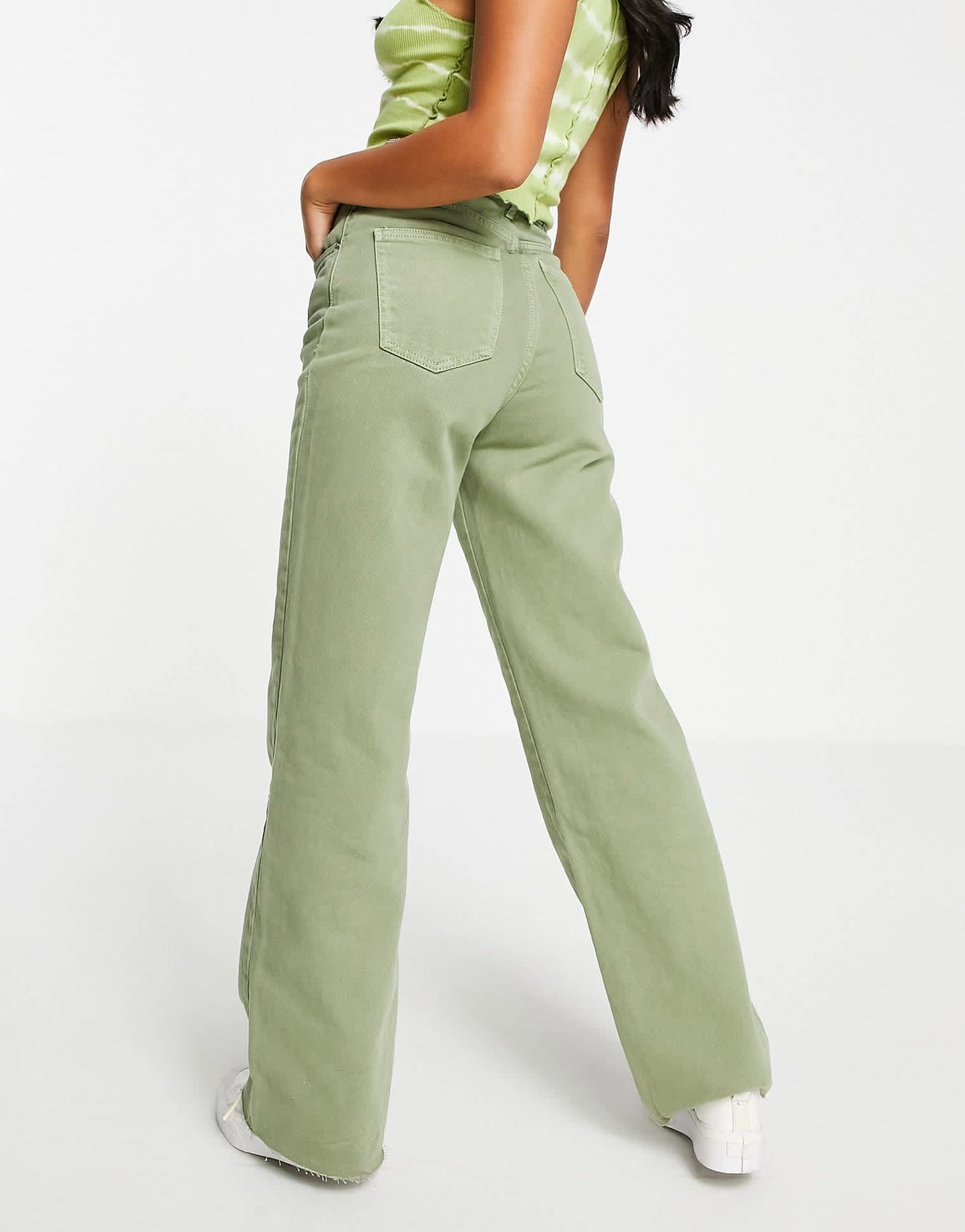 Stradivarius Petite 90's dad jean in khaki - ASOS Sample Sale