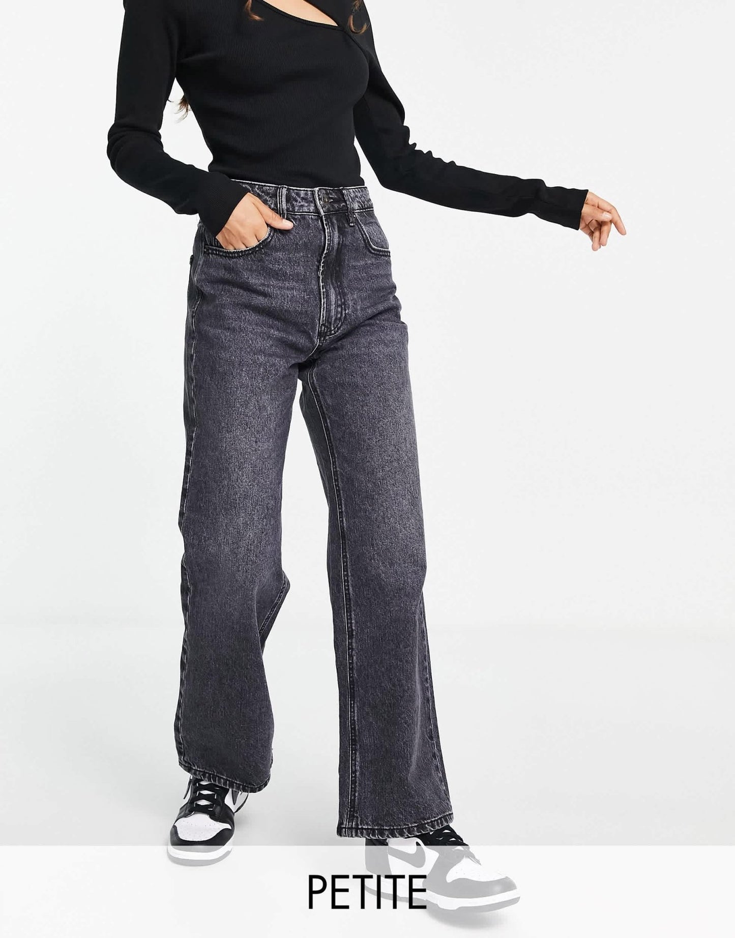 Stradivarius Petite 90s dad jean in washed black - ASOS Sample Sale