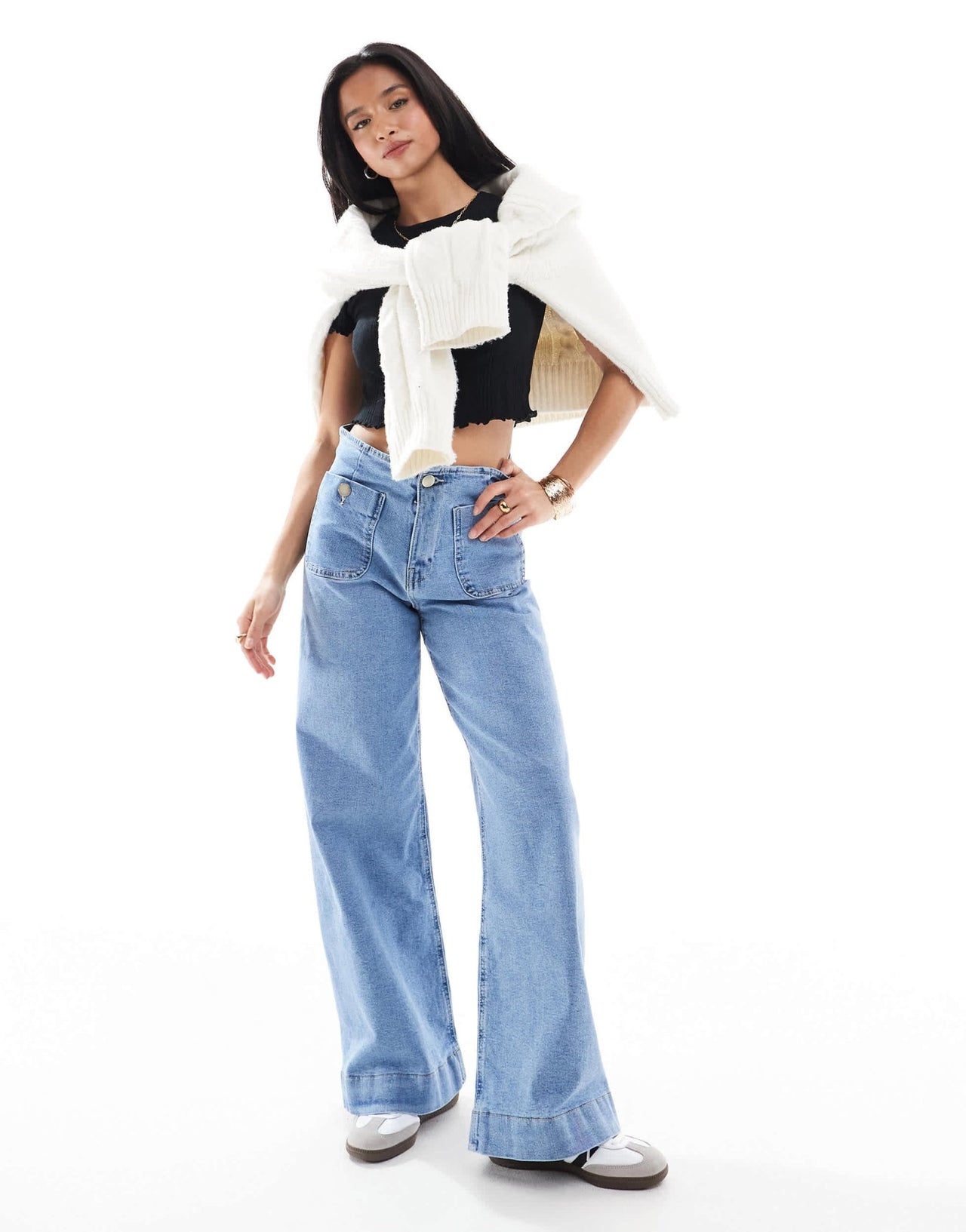 Stradivarius Petite D77 staight leg jean with button detail in mid wash - ASOS Sample Sale