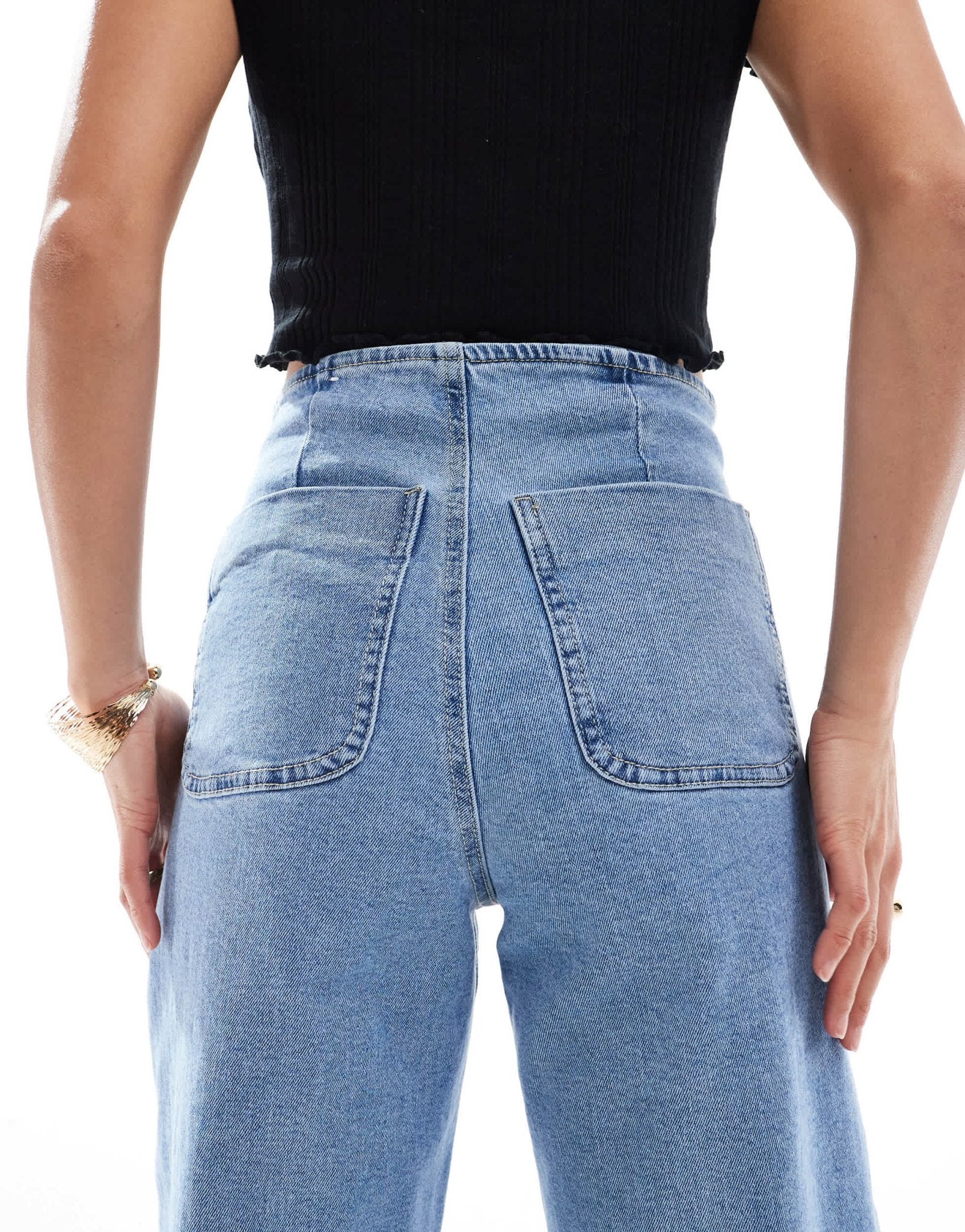 Stradivarius Petite D77 staight leg jean with button detail in mid wash - ASOS Sample Sale