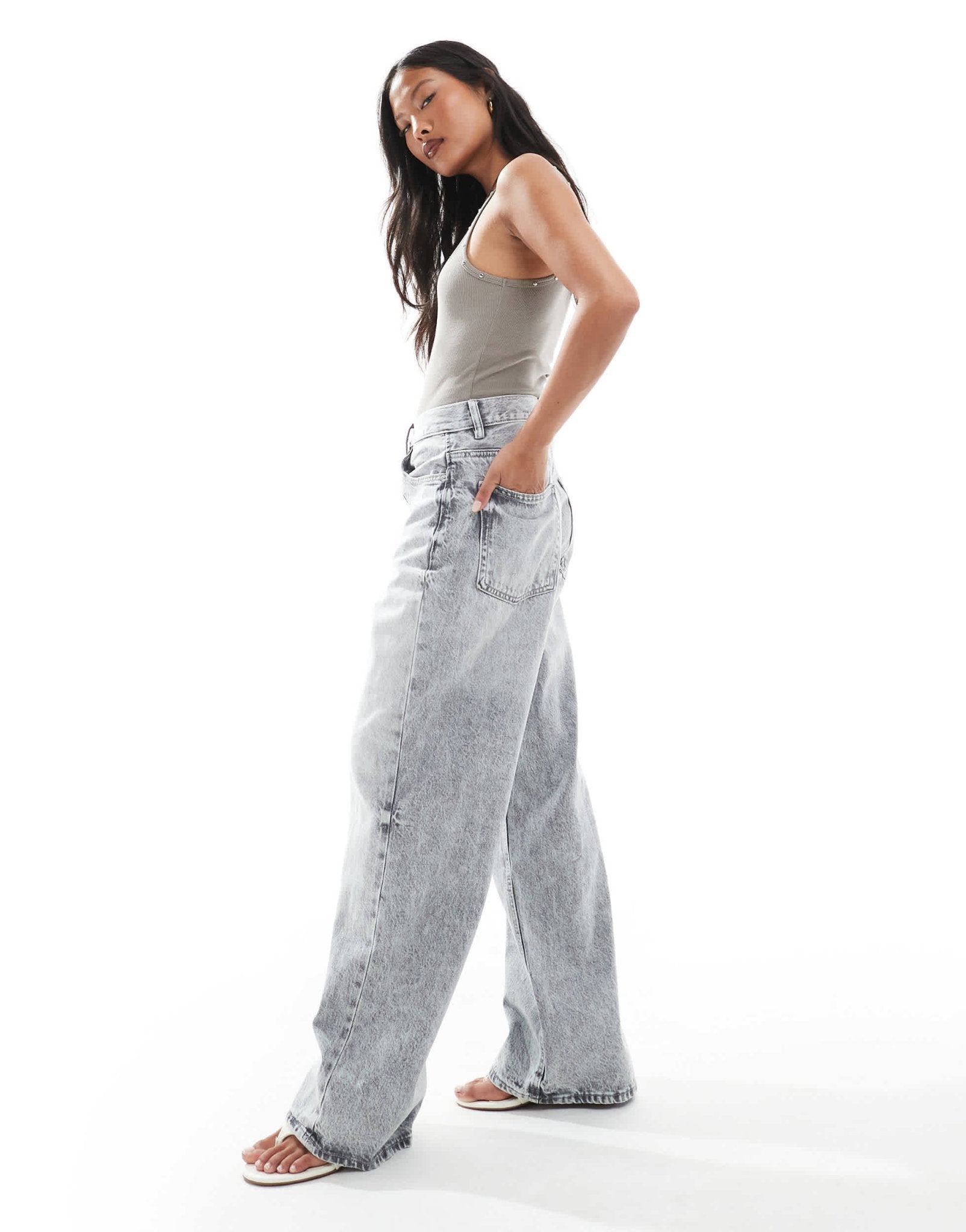 Stradivarius Petite D88 baggy jean in grey wash - ASOS Sample Sale