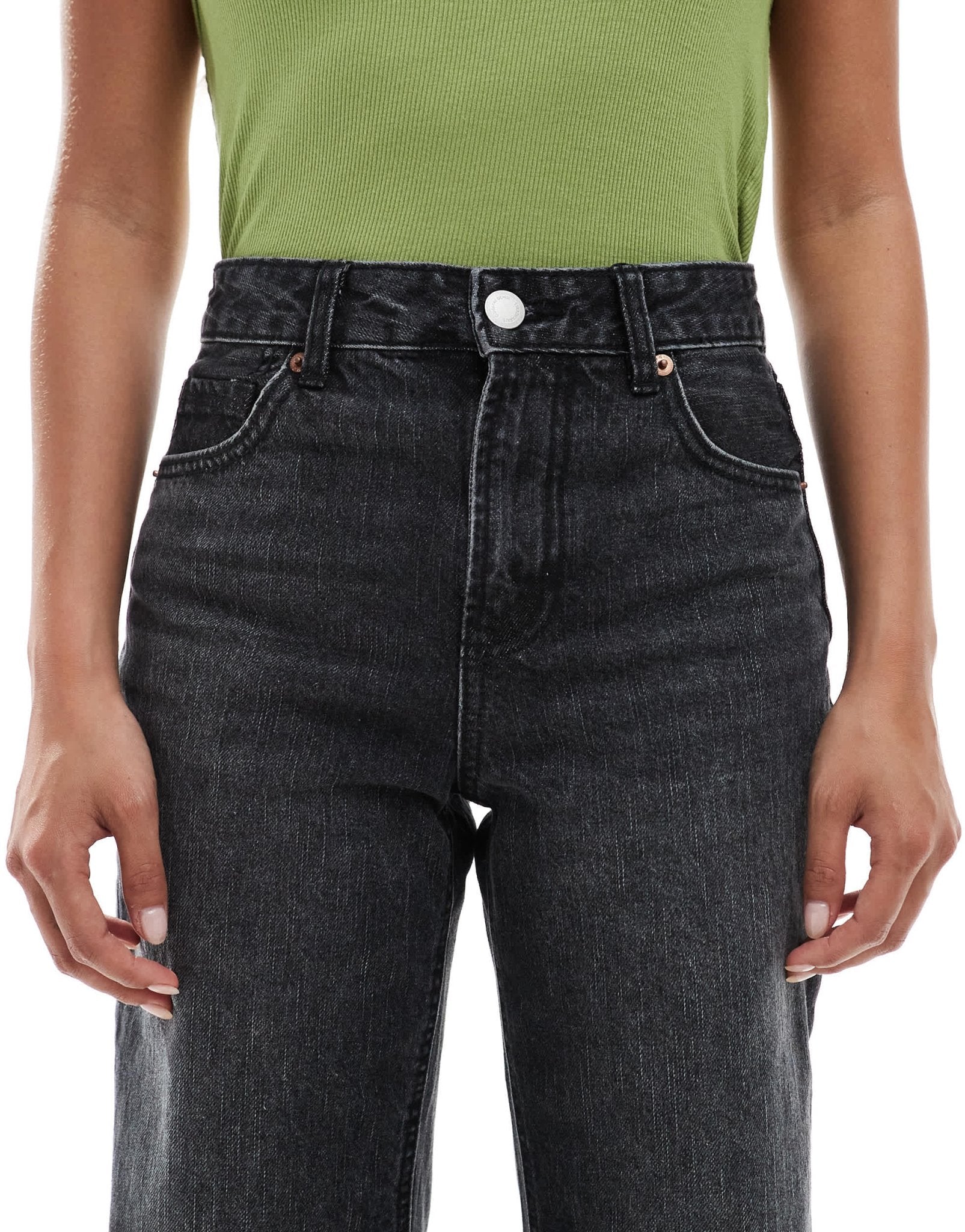 Stradivarius Petite D92 wide leg dad jeans in black - ASOS Sample Sale