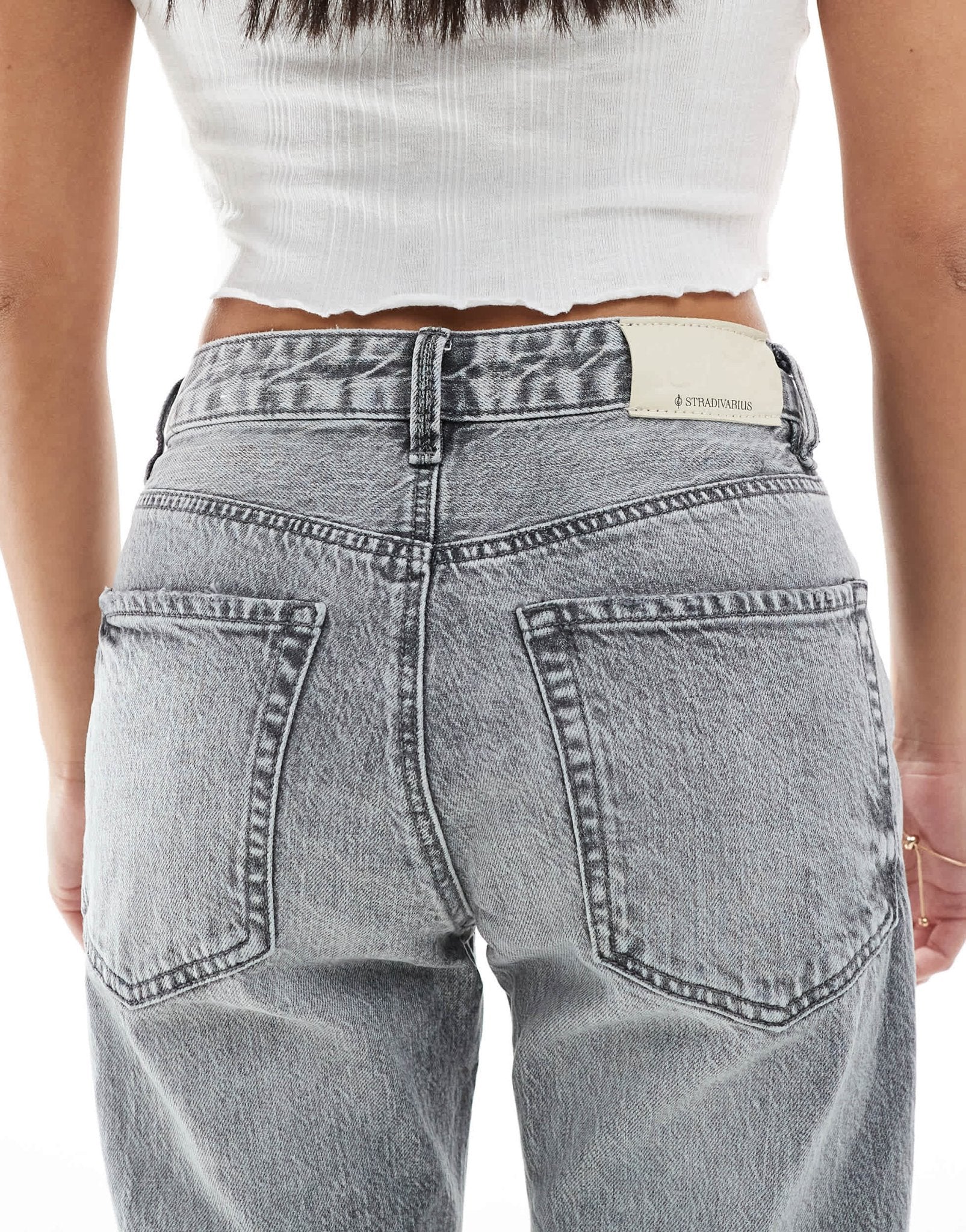 Stradivarius Petite D98 straight leg jeans in dark grey wash - ASOS Sample Sale