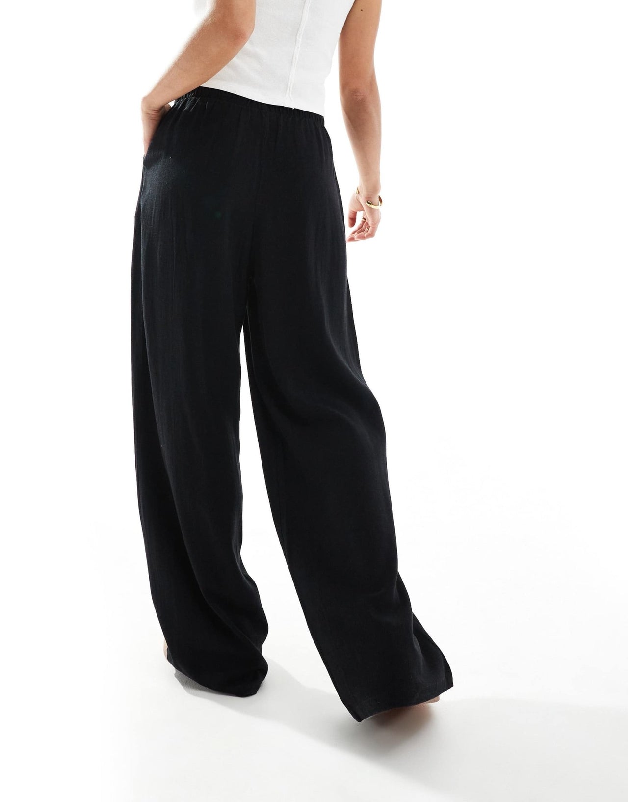 Stradivarius Petite linen look pull on trouser in black - ASOS Sample Sale