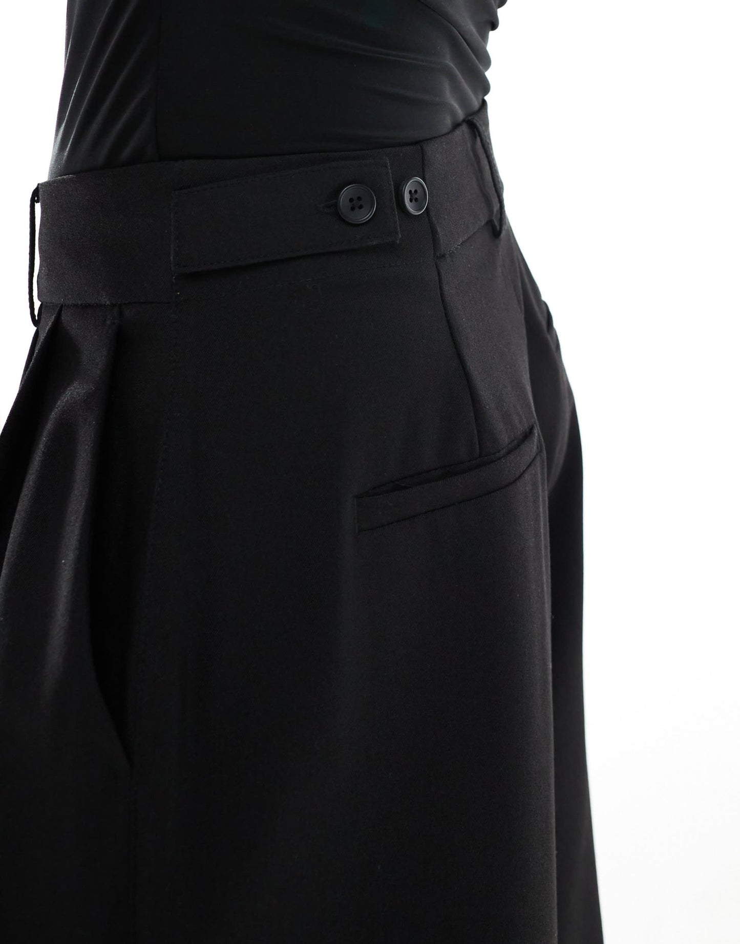 Stradivarius Petite pleated wide leg trousers in black - ASOS Sample Sale