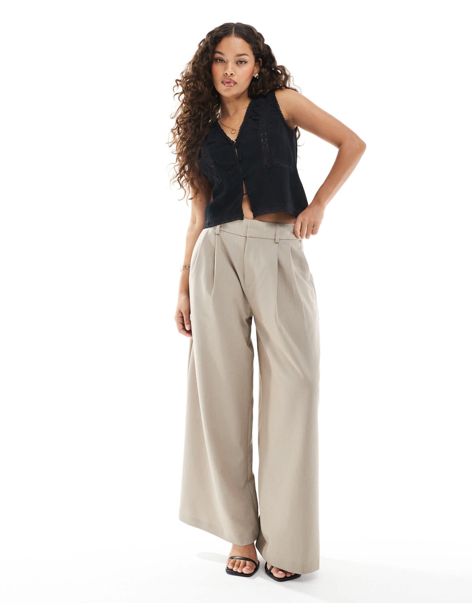 Stradivarius Petite pleated wide leg trousers in taupe - ASOS Sample Sale