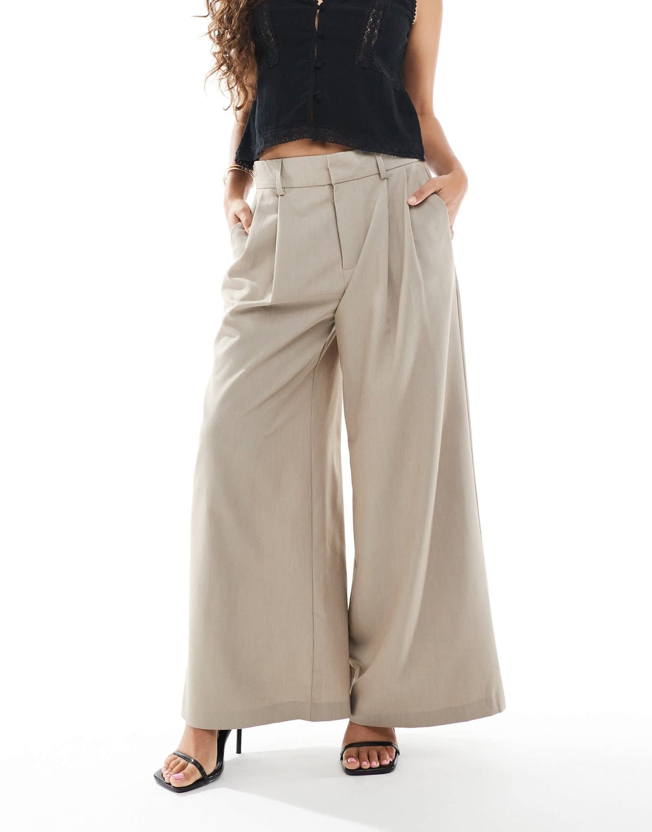Stradivarius Petite pleated wide leg trousers in taupe - ASOS Sample Sale