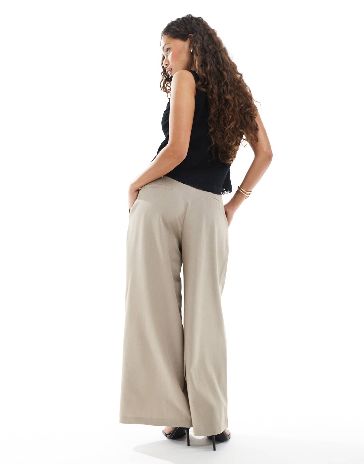 Stradivarius Petite pleated wide leg trousers in taupe - ASOS Sample Sale