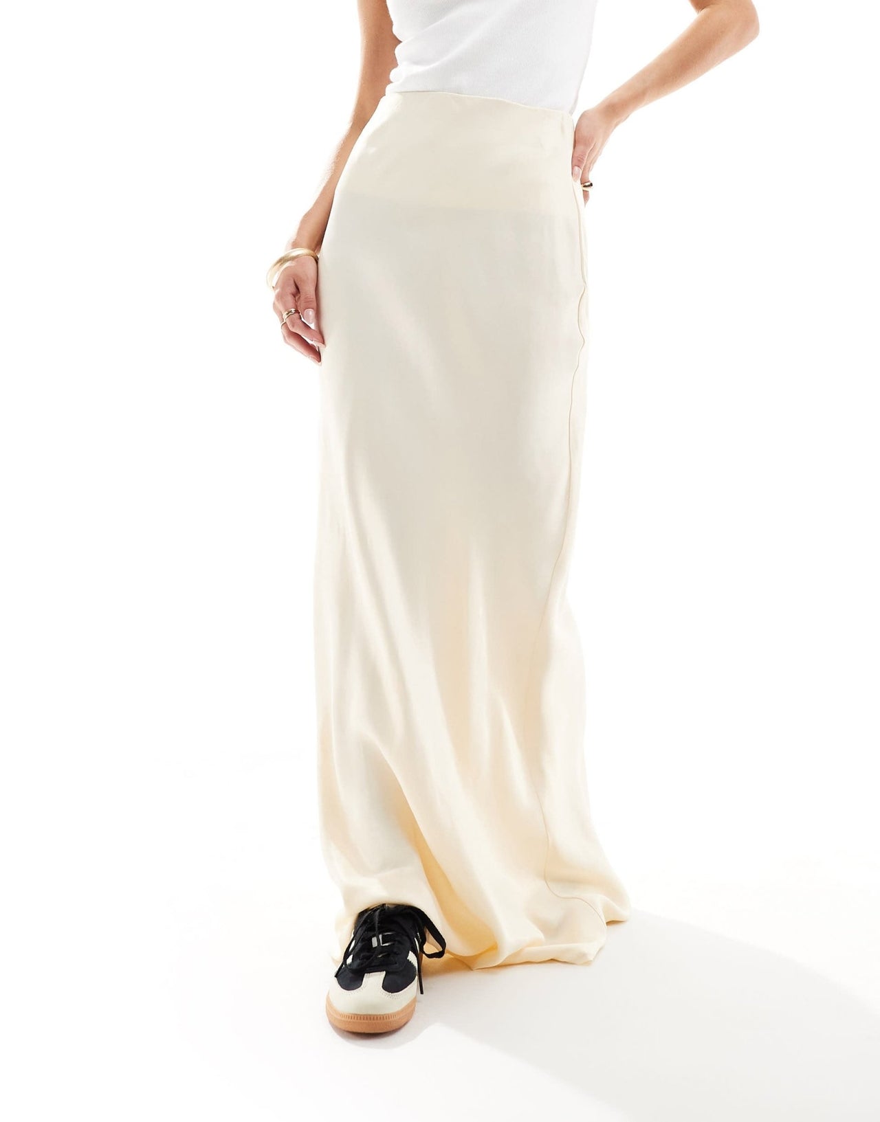 Stradivarius Petite satin maxi skirt in oyster - ASOS Sample Sale