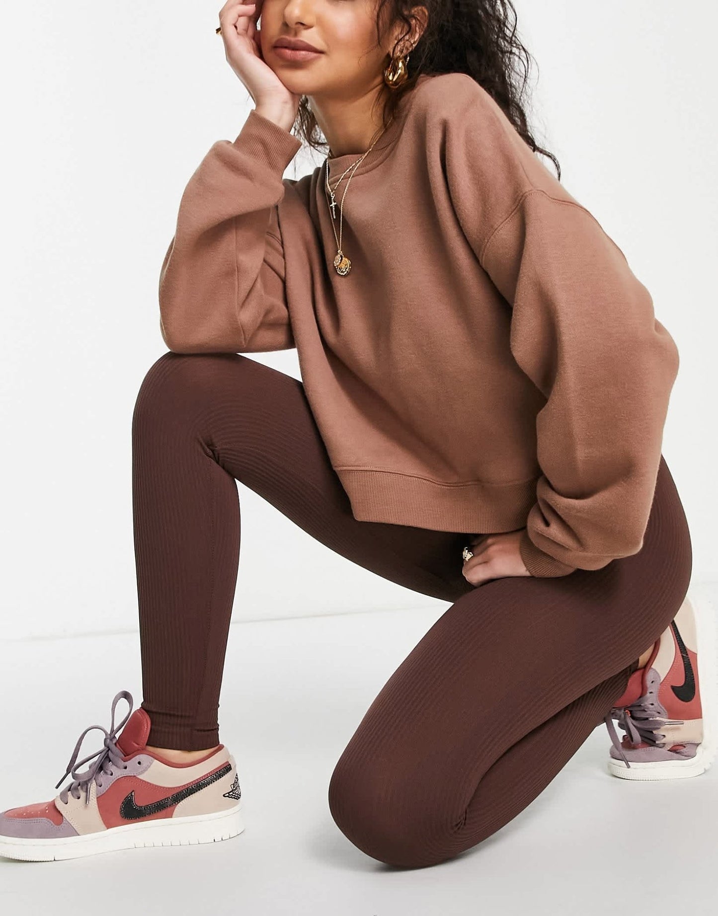 Stradivarius Petite seamless ribbed leggings in chocolate brown - ASOS Sample Sale