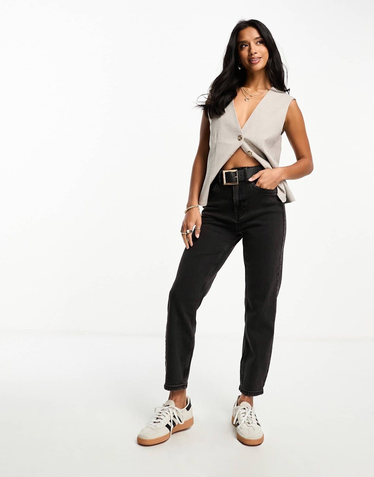 Stradivarius Petite slim mom jean in black - ASOS Sample Sale