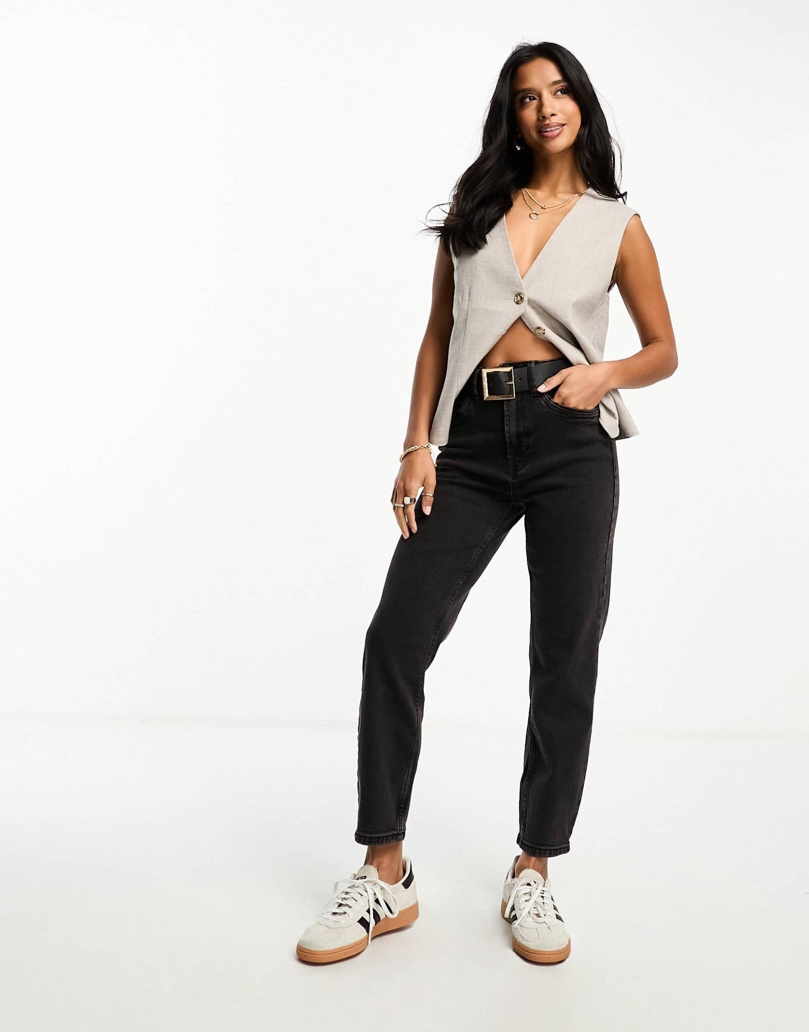 Stradivarius Petite slim mom jean in black - ASOS Sample Sale