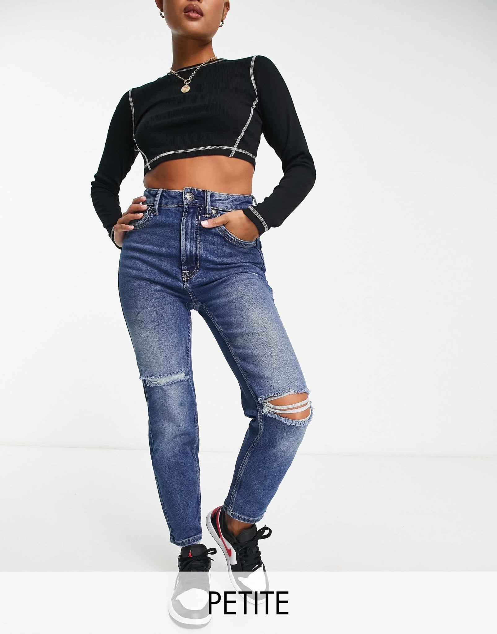 Stradivarius Petite slim mom jean with stretch and rip in medium blue - ASOS Sample Sale