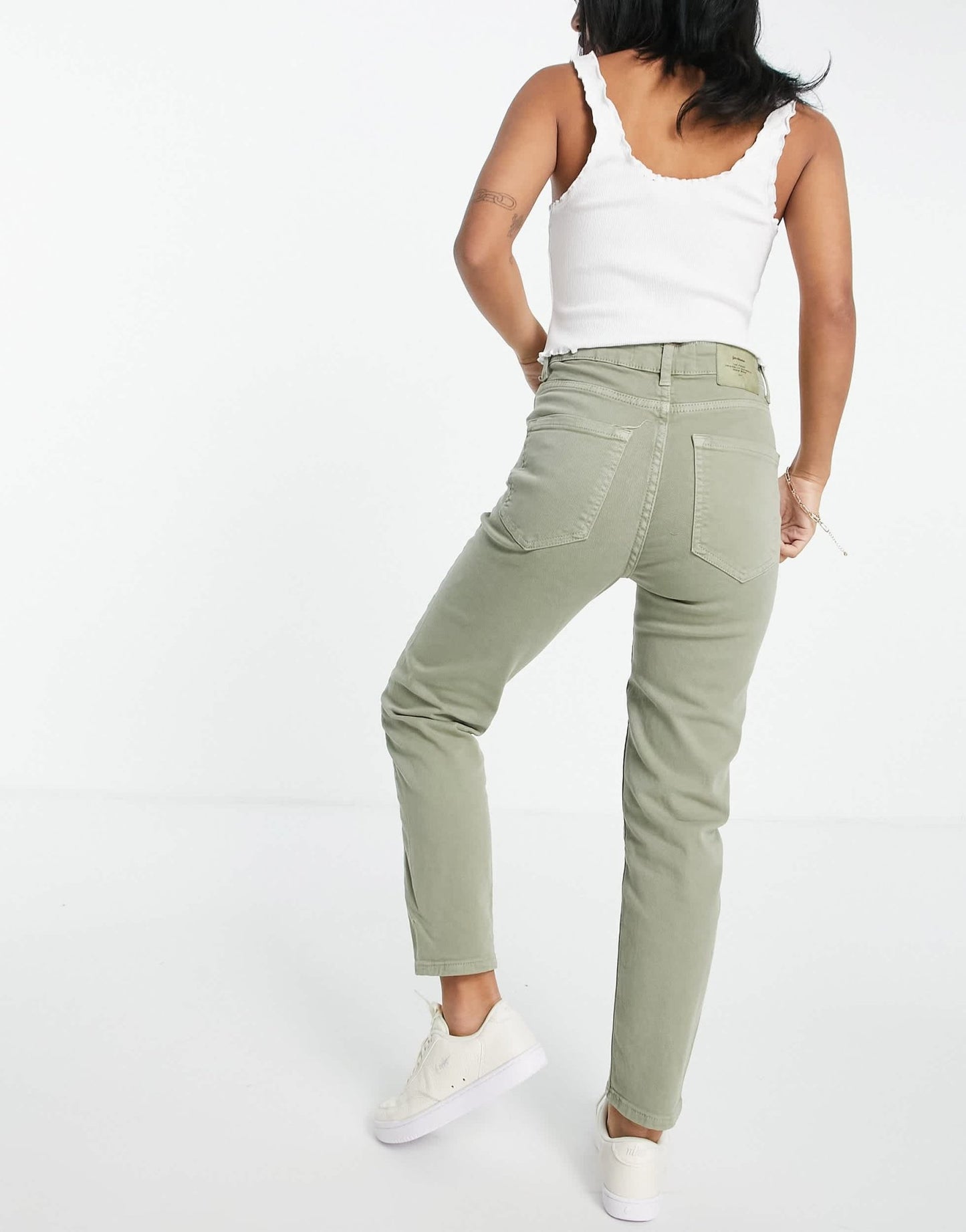 Stradivarius Petite slim mom jean with stretch in washed khaki - ASOS Sample Sale