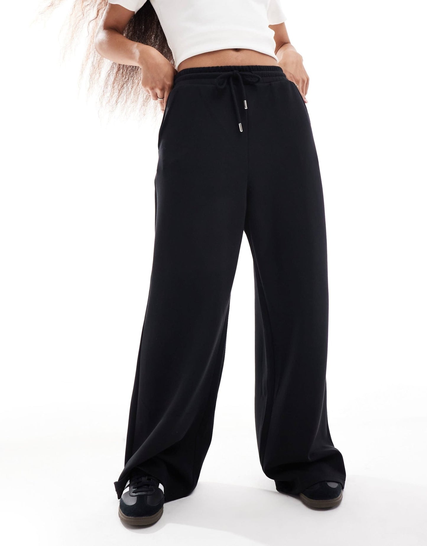 Stradivarius Petite soft touch wide leg jogger in black - ASOS Sample Sale